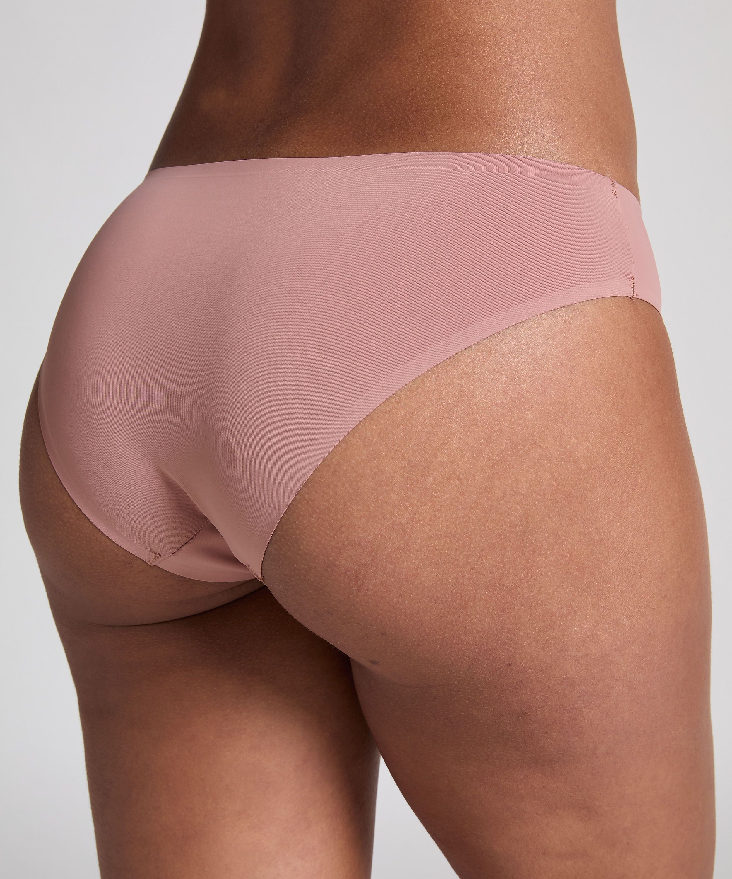 Brasileña invisible, Marrón, main