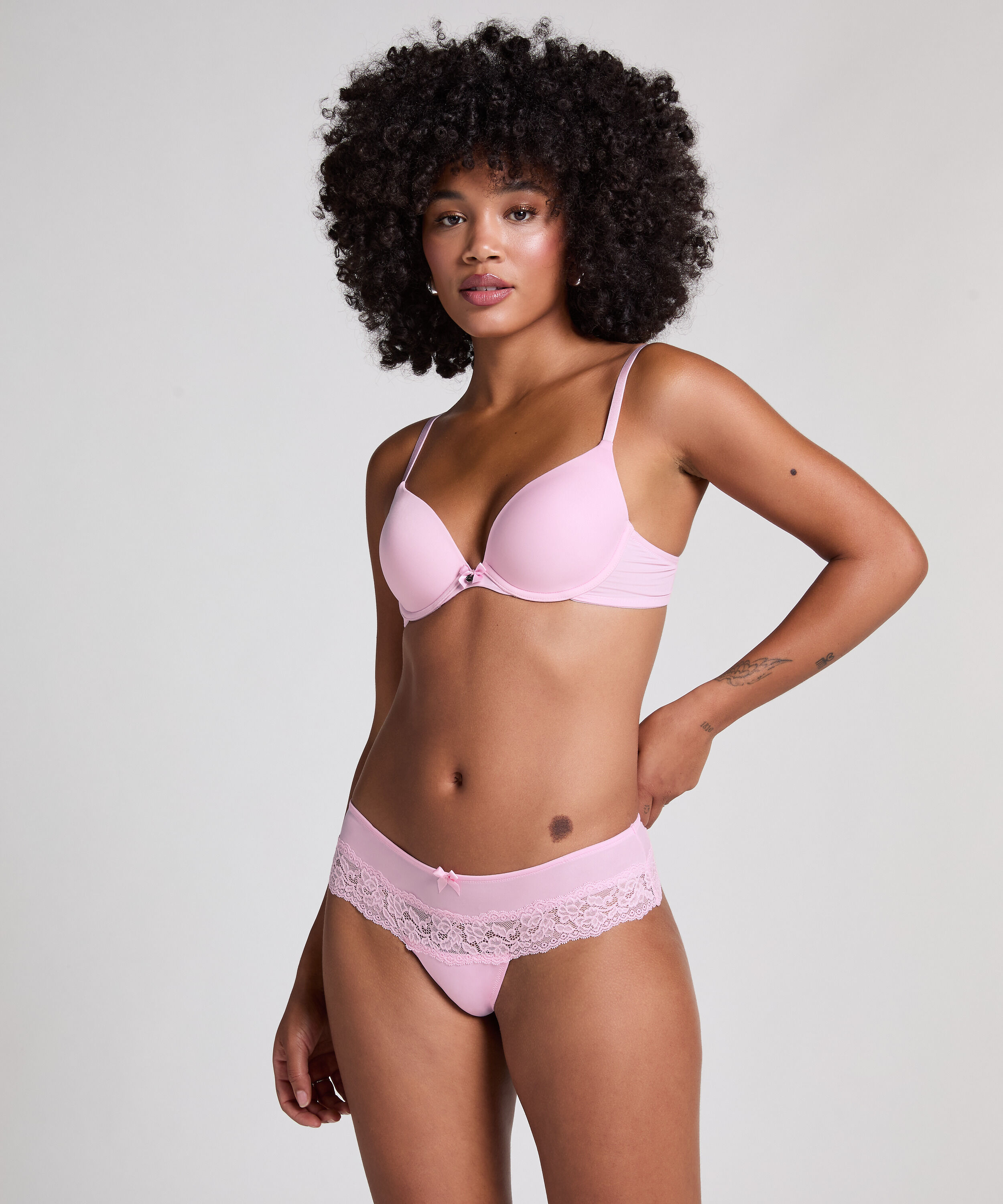Boxertanga Paris, Rosa