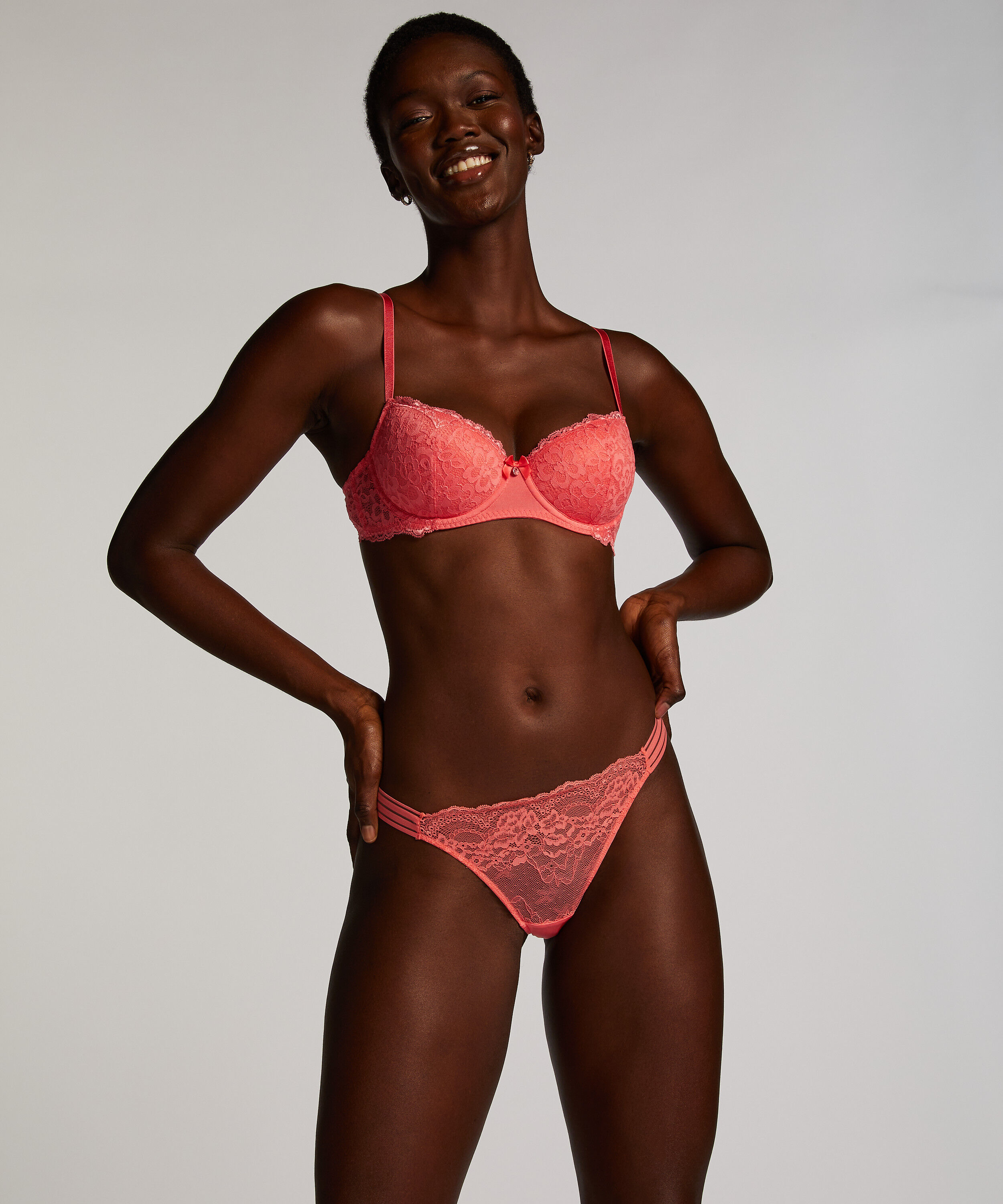 Tanga Sully, Rosa