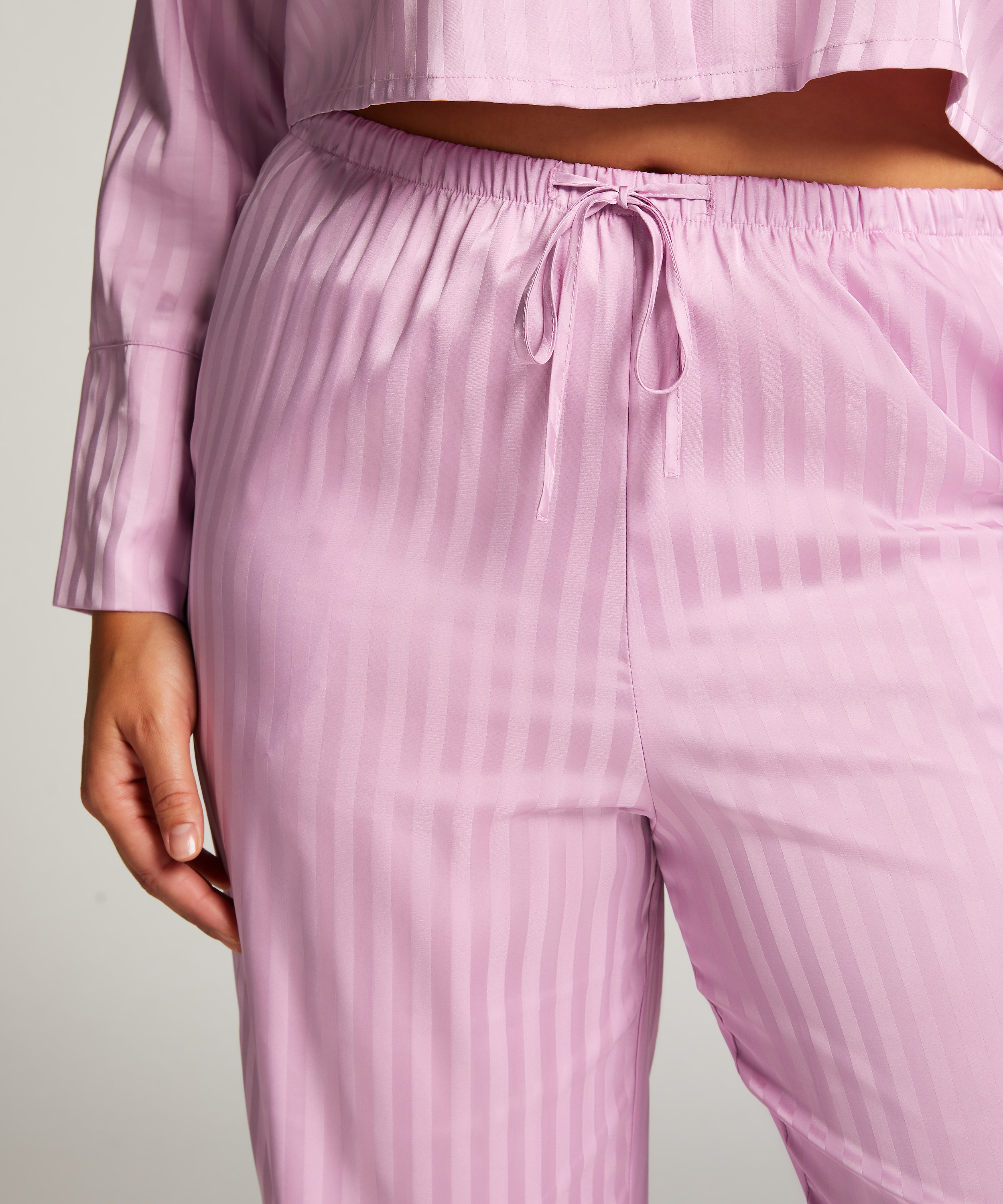 Pantal&oacute;n de sat&eacute;n, Morado, main