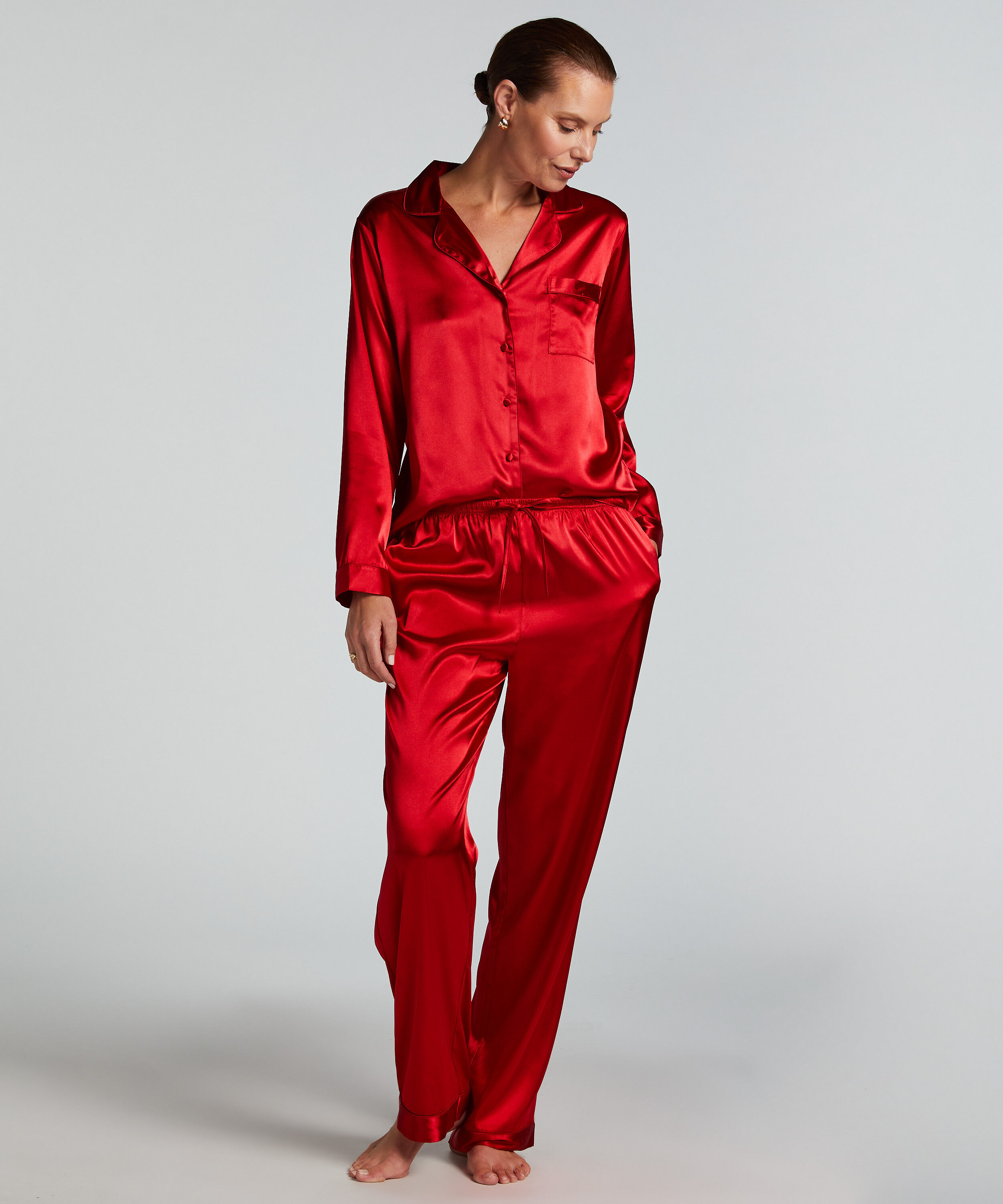 Pantalón de satén, Rojo