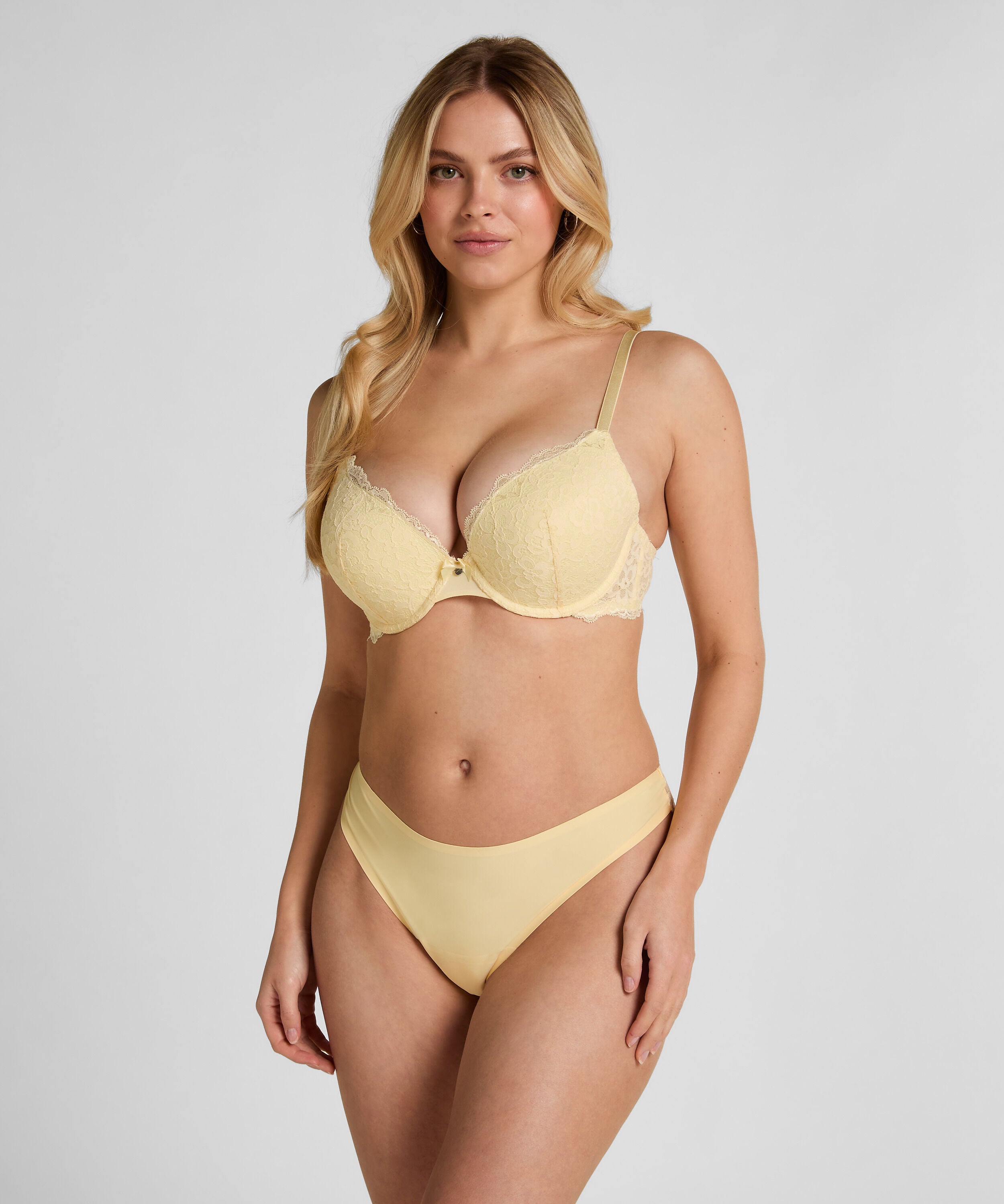 Invisible Tanga Lace Back, Amarillo Invisible Tanga Lace Back, Amarillo