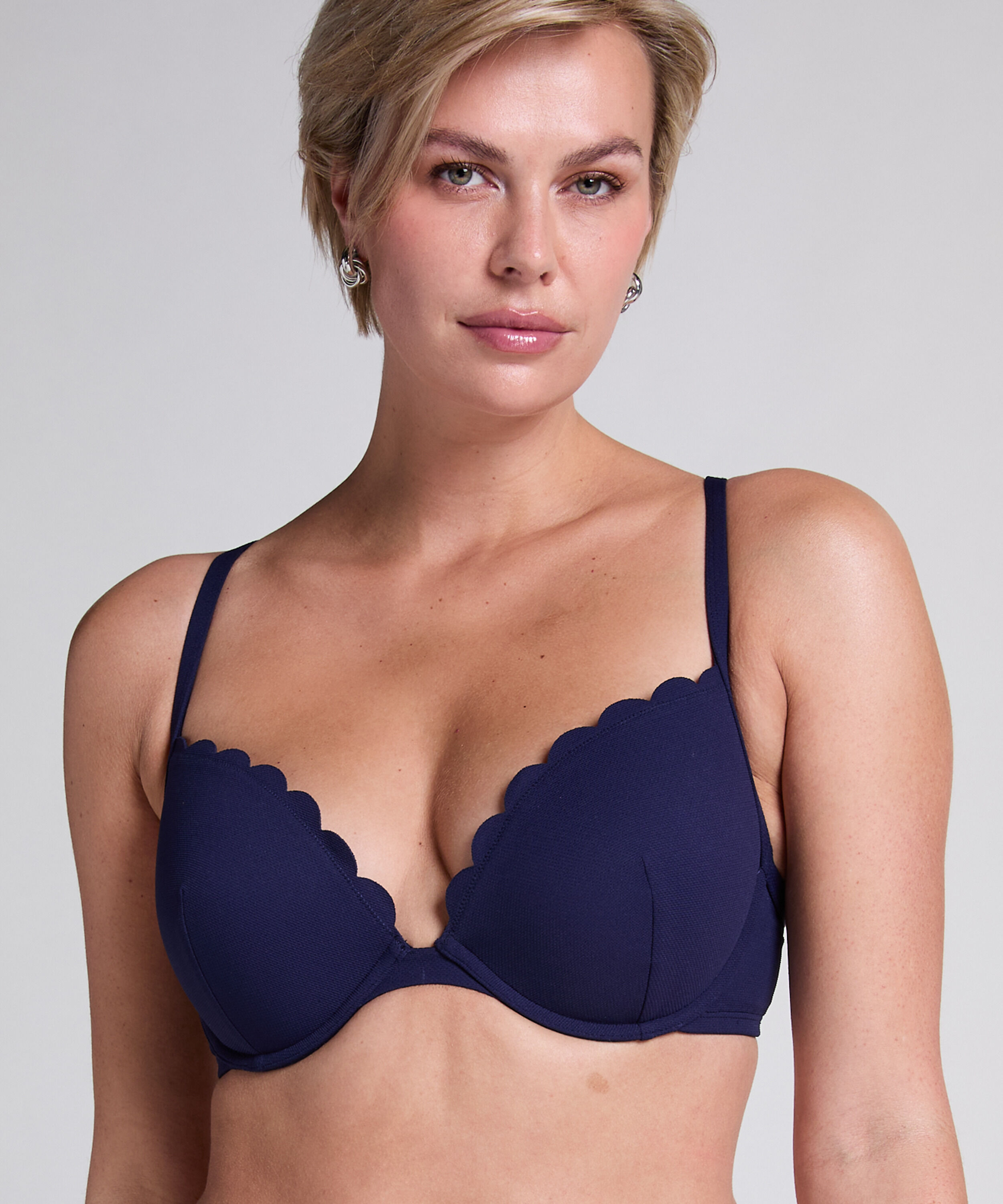 Top de bikini con aros preformado Scallop, Azul