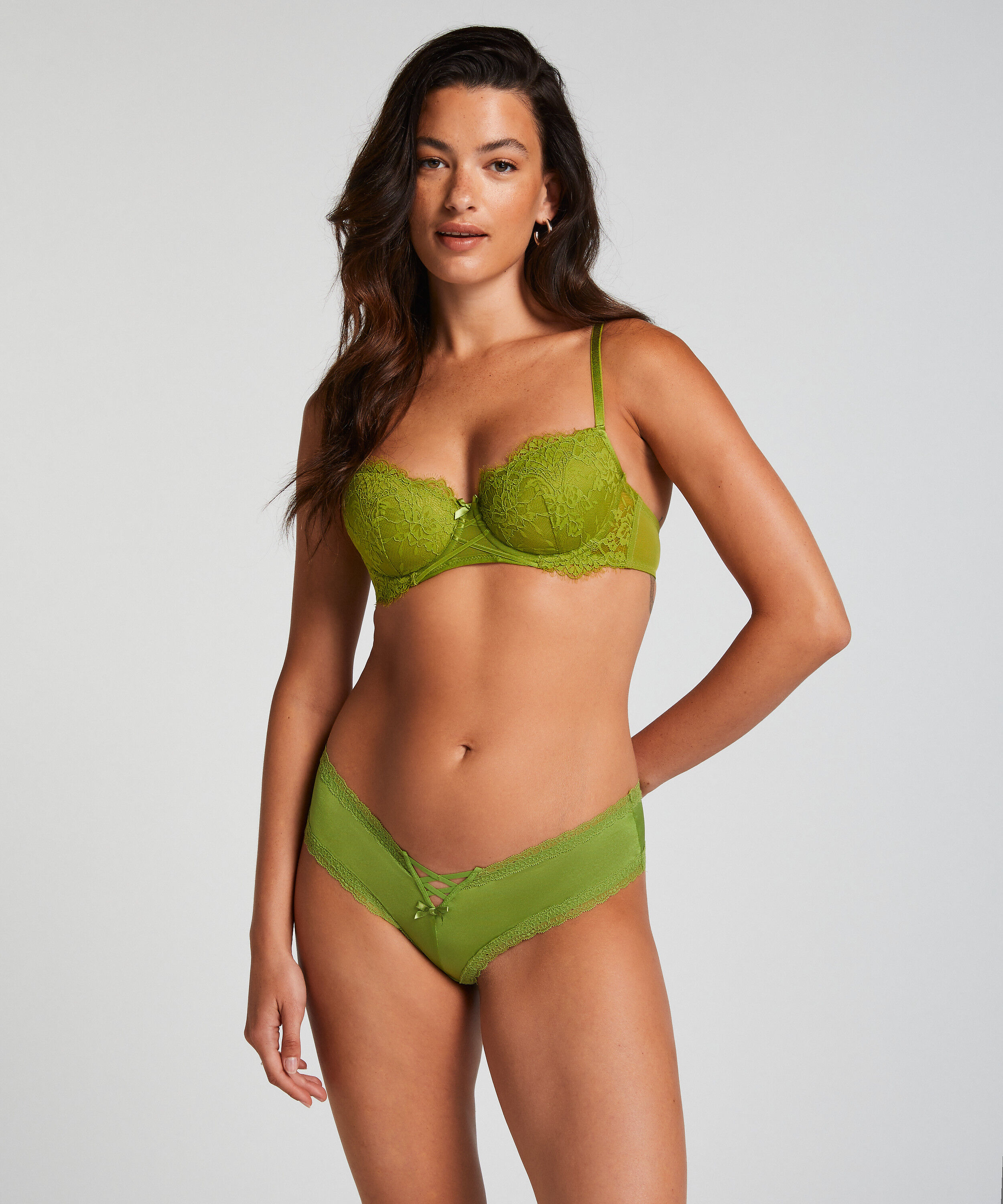 Brasileña en forma de V Vixen, Verde