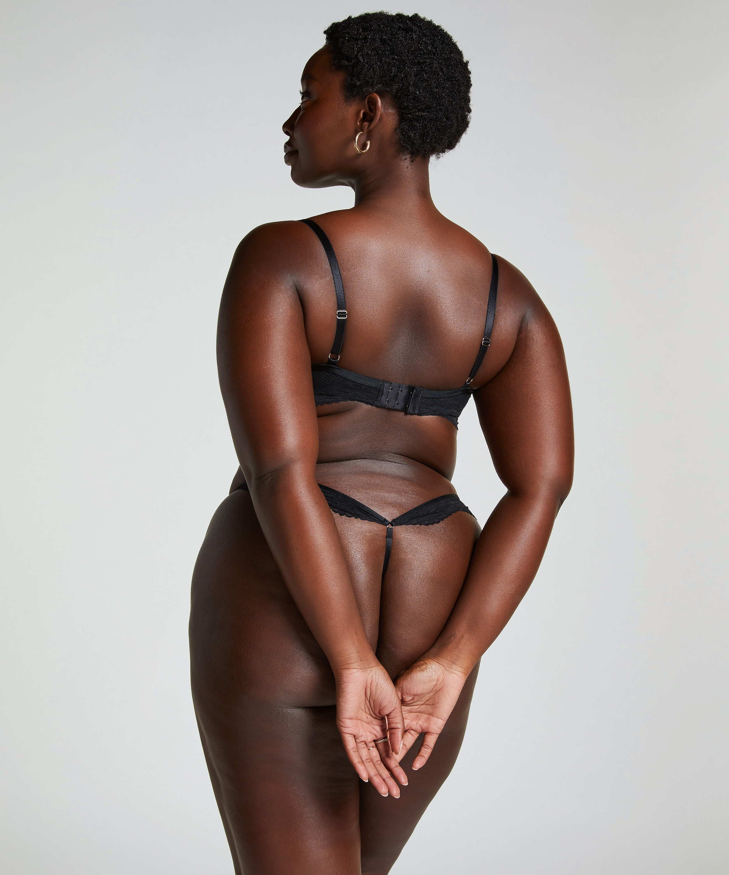 Tanga Belladonna, Negro, main