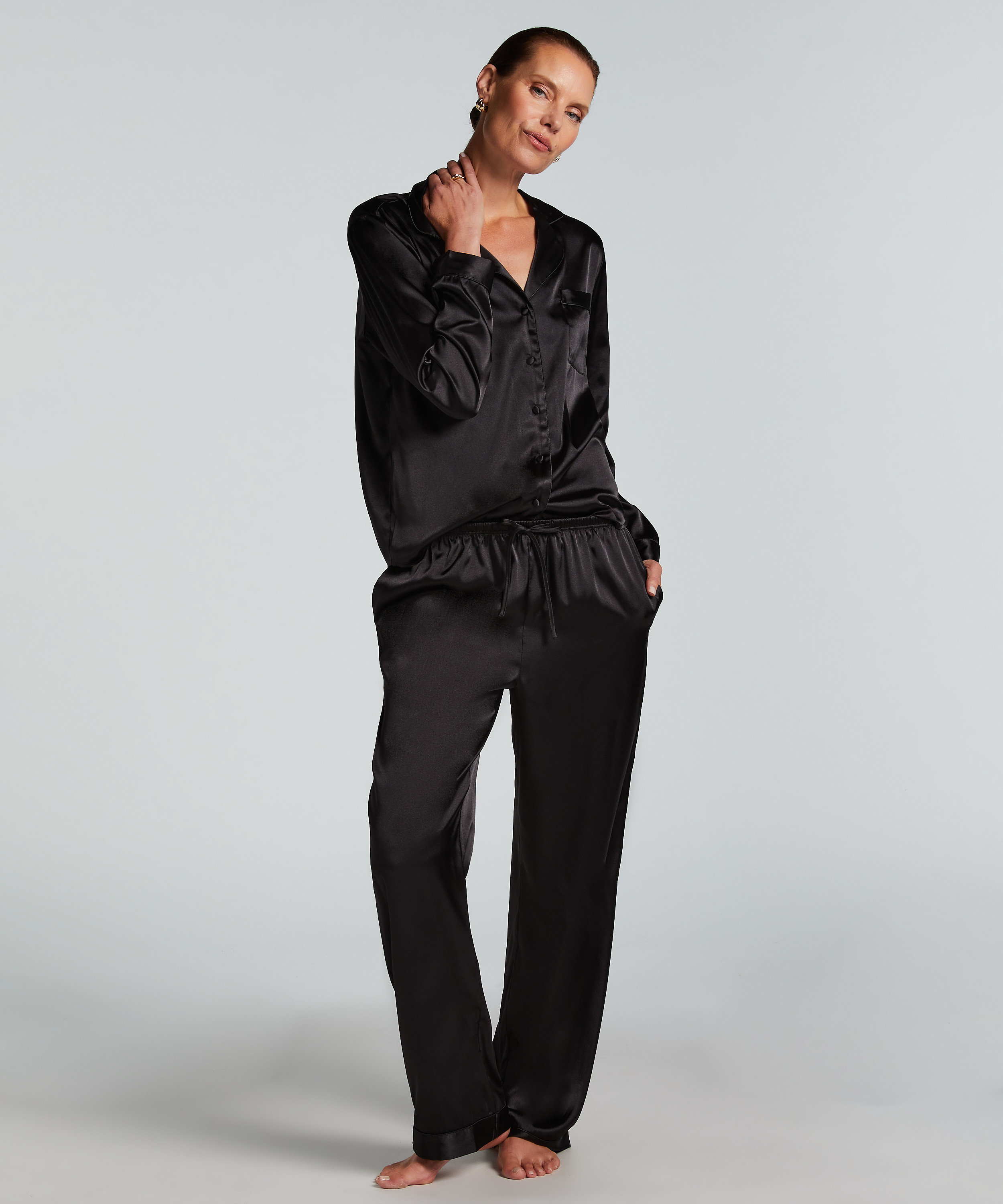 Pantal&oacute;n de sat&eacute;n, Negro, main