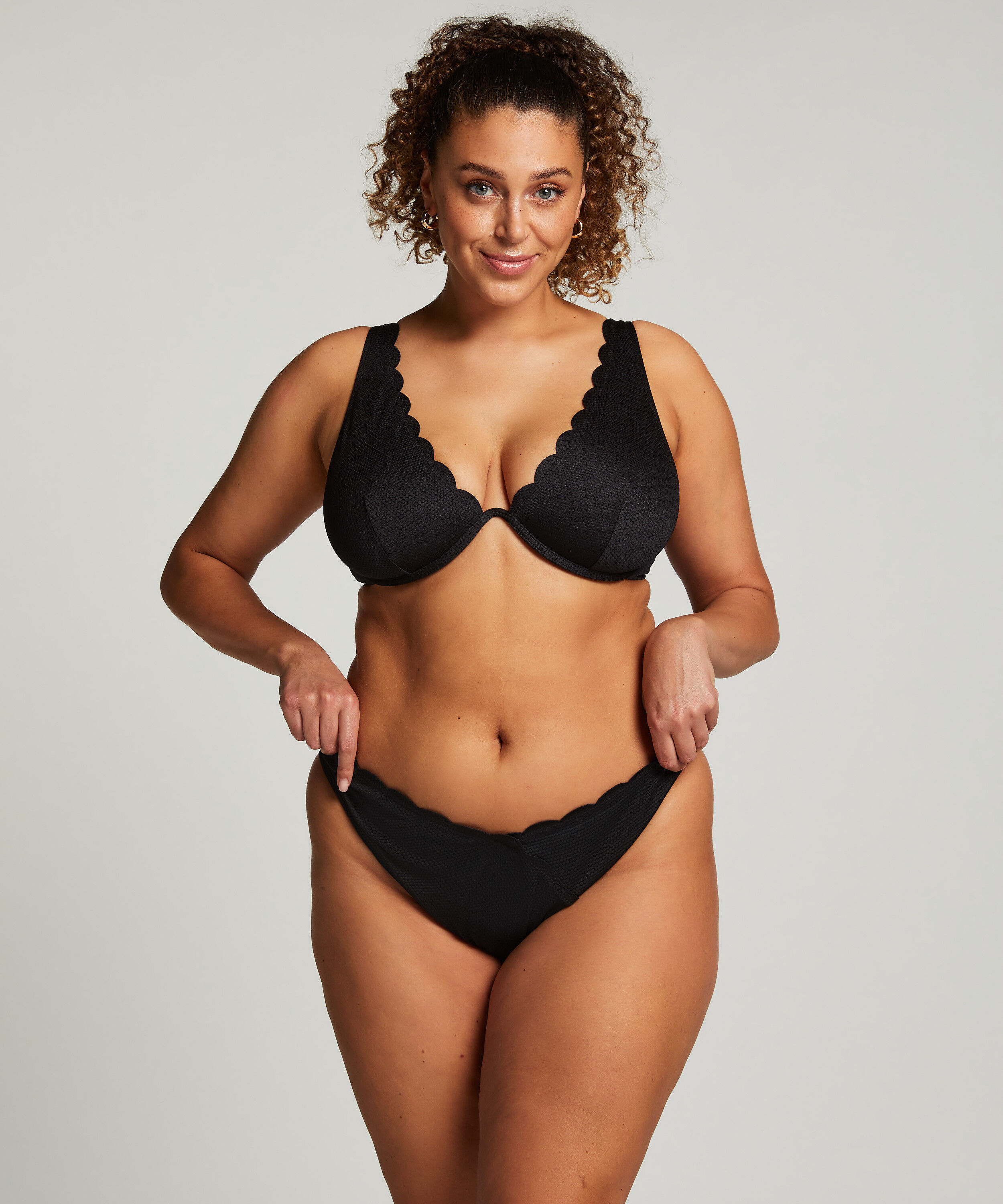 Top de bikini de aros no preformado Scallop