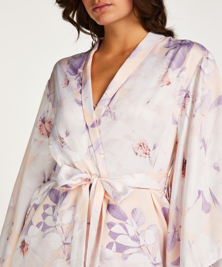 Kimono de satén, Rosa