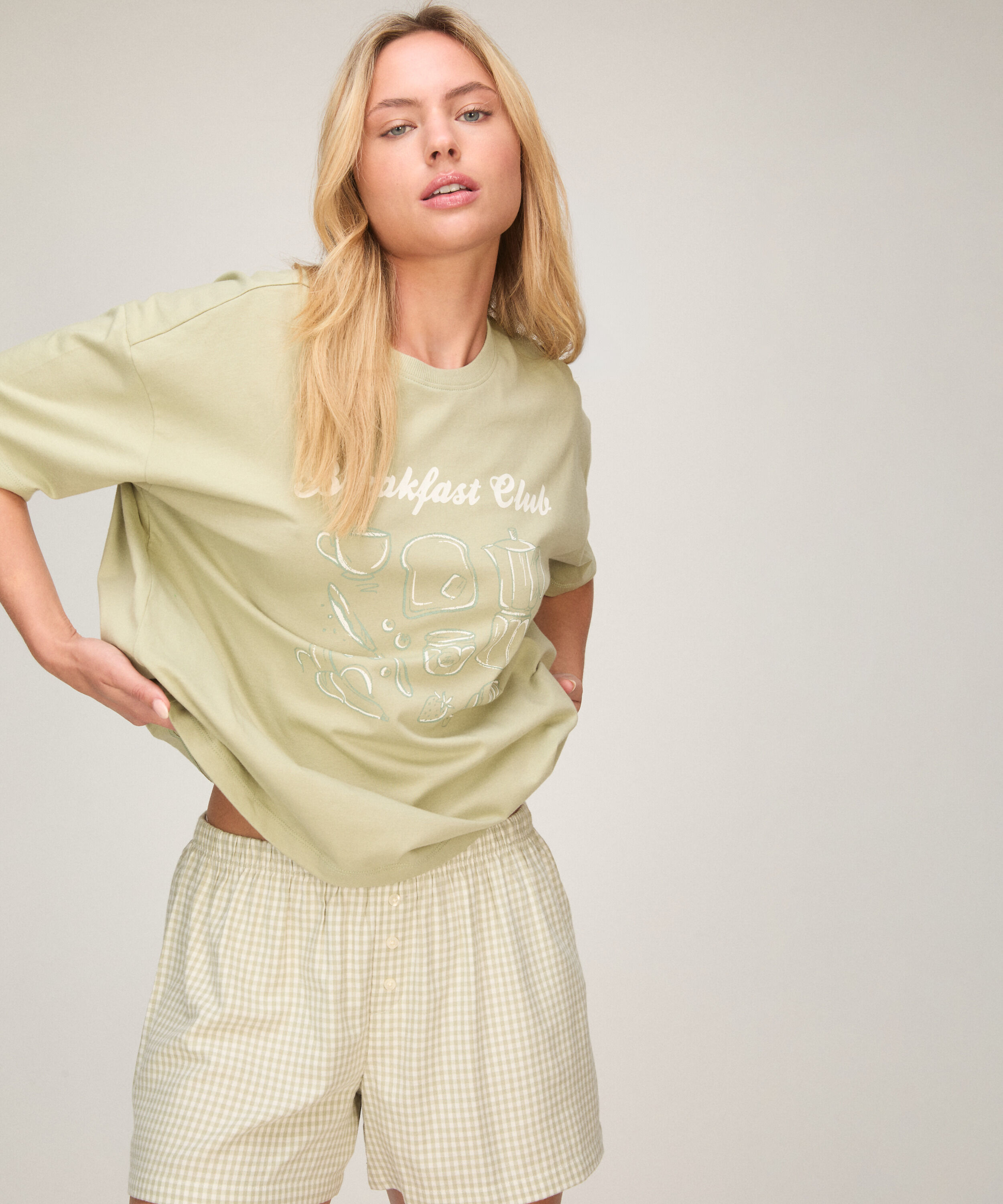 Conjunto de Pijama con Shorts y Camiseta