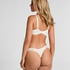 Tanga Daisy, Blanco
