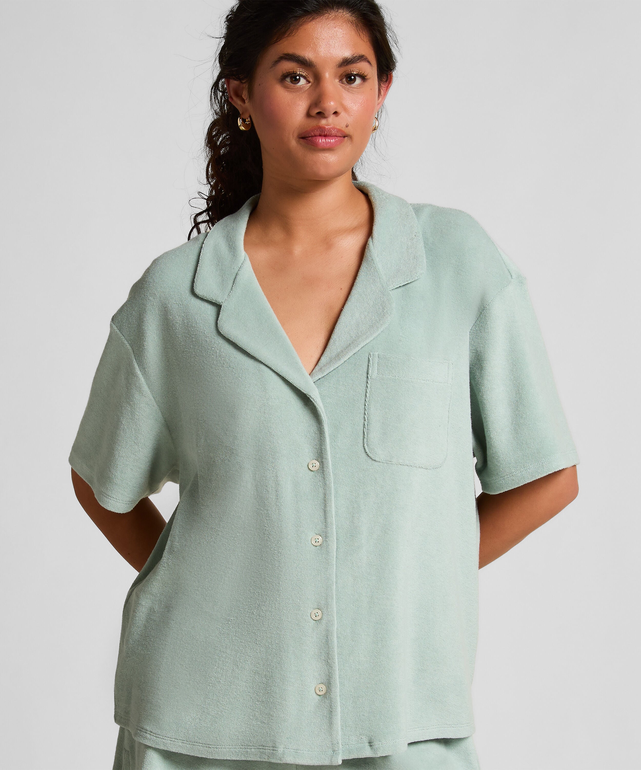 Camisa abotonada con textura de toalla, Verde