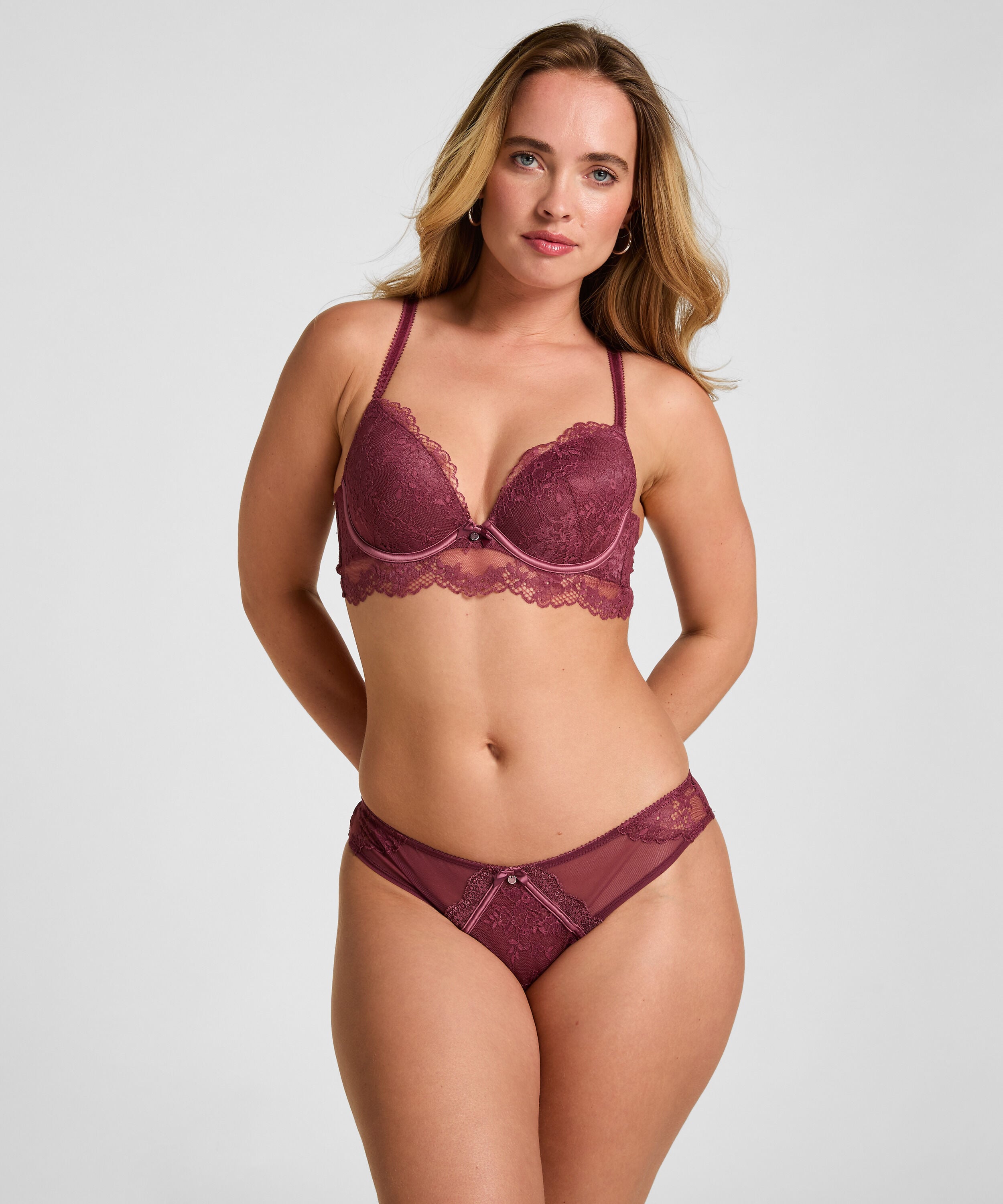 Brasileña Naomi