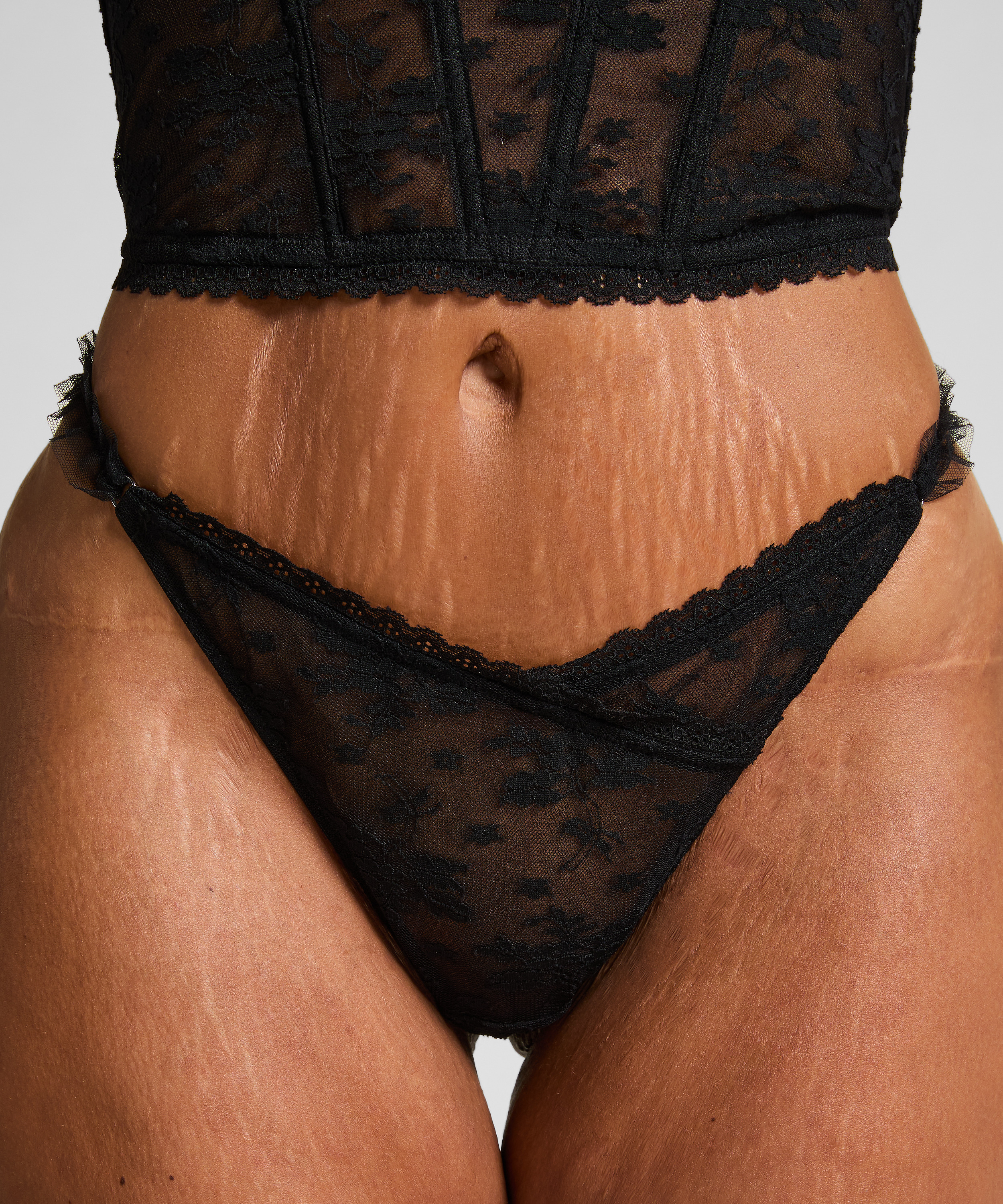 Tanga Darcy, Negro, main