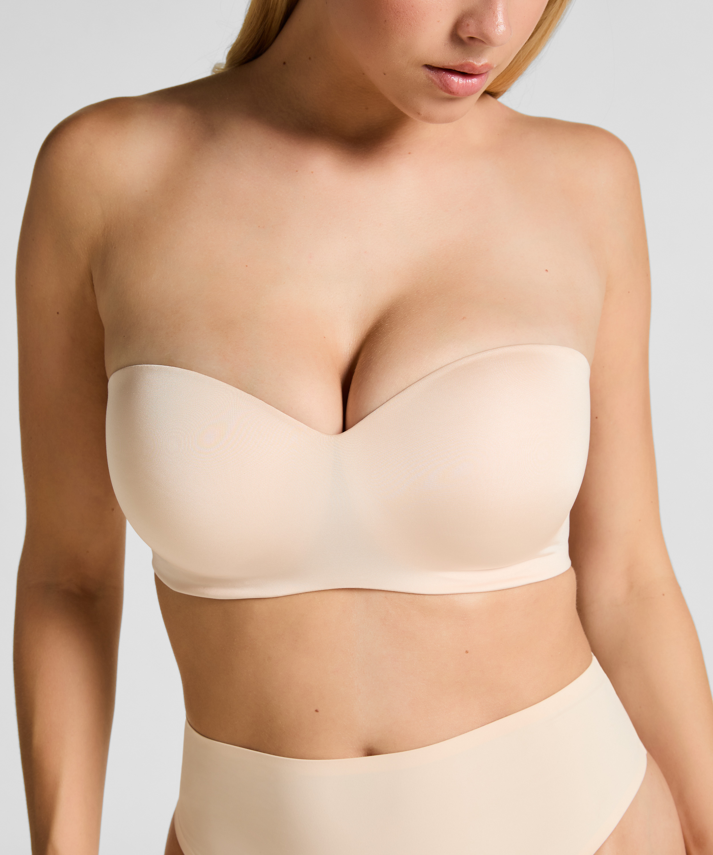 Sujetador push-up de aros sin tirantes y preformado Smooth, Beige, main