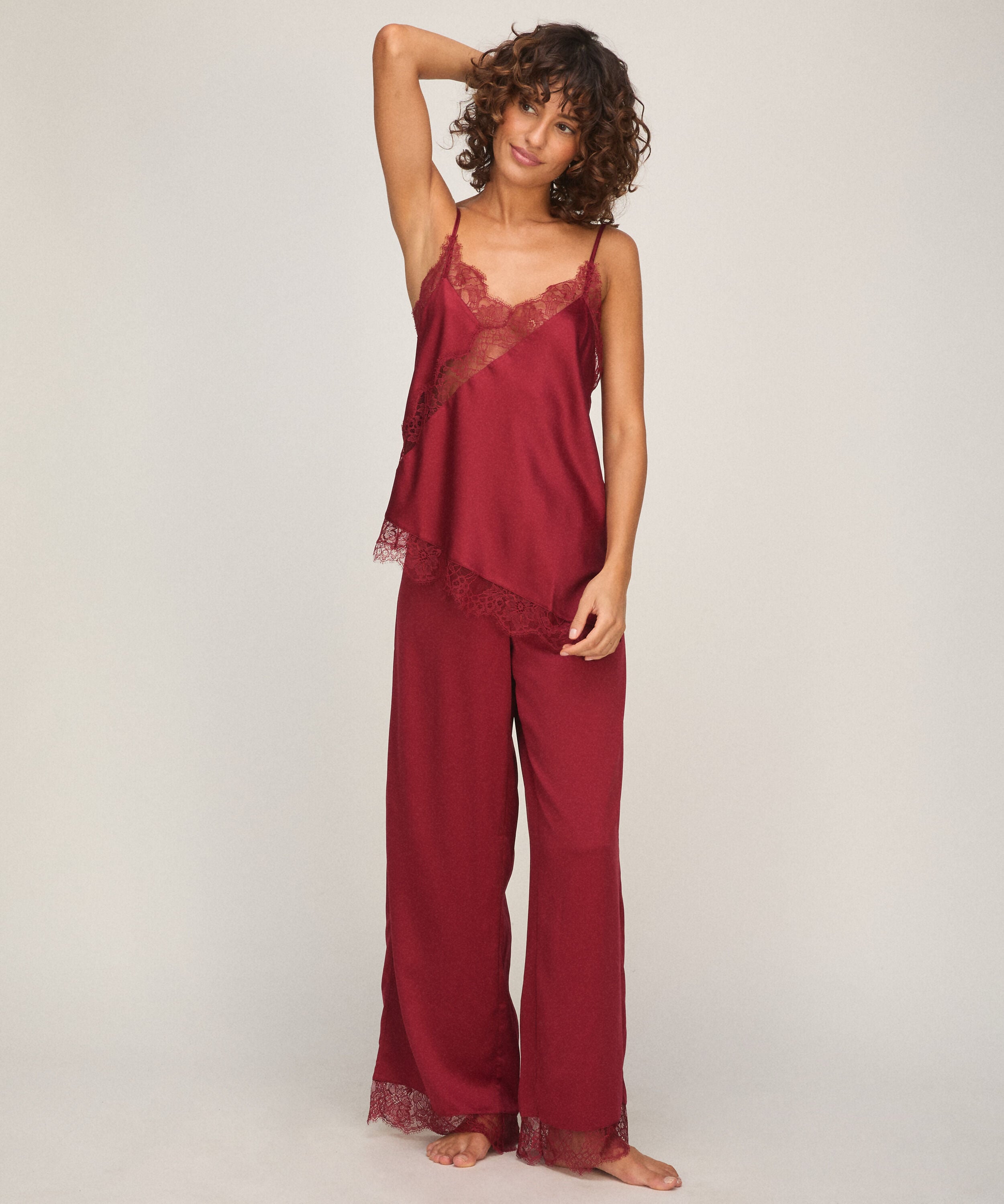 Pant Cecilia, Rojo