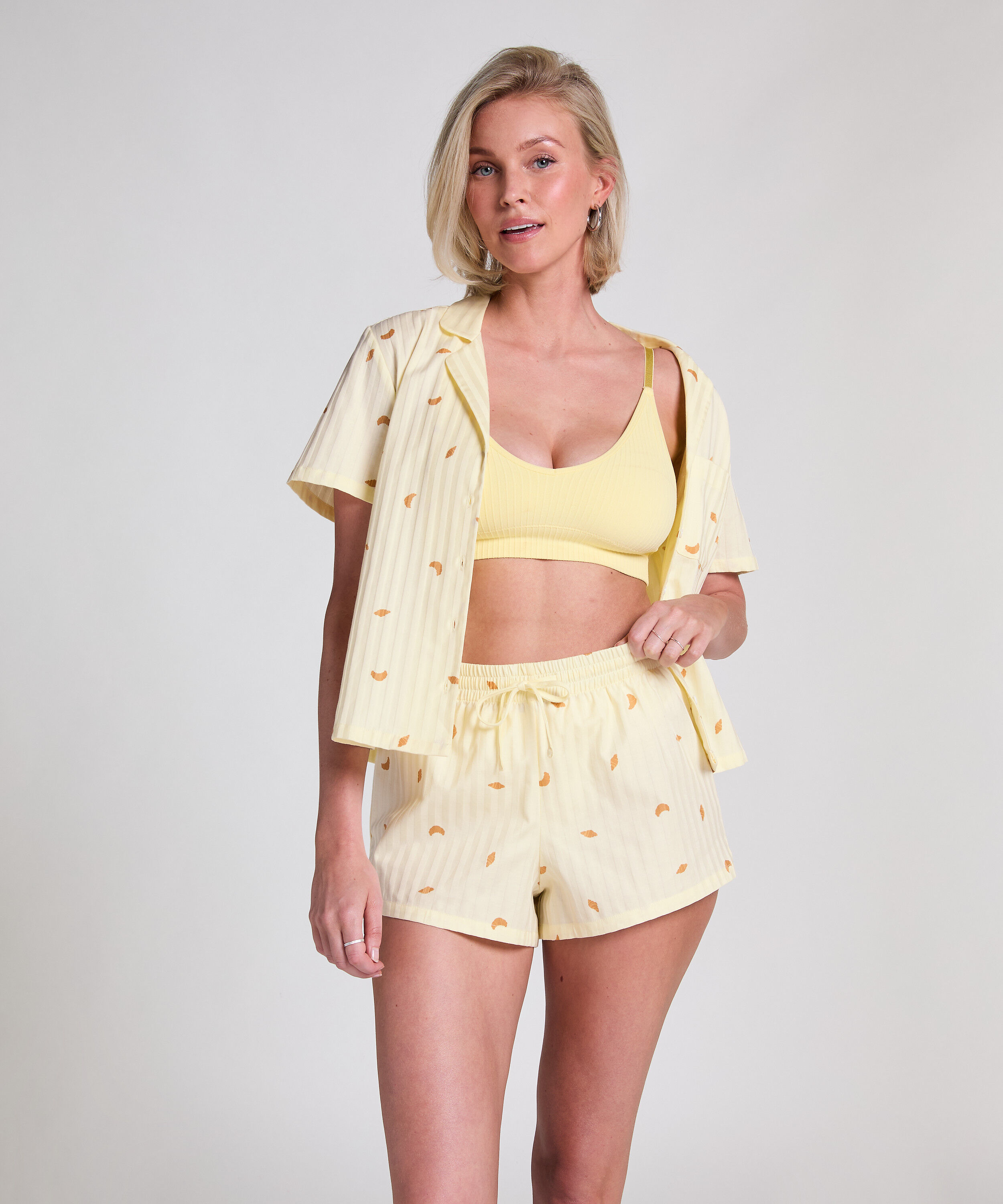 Pantalón corto de algodón, Amarillo