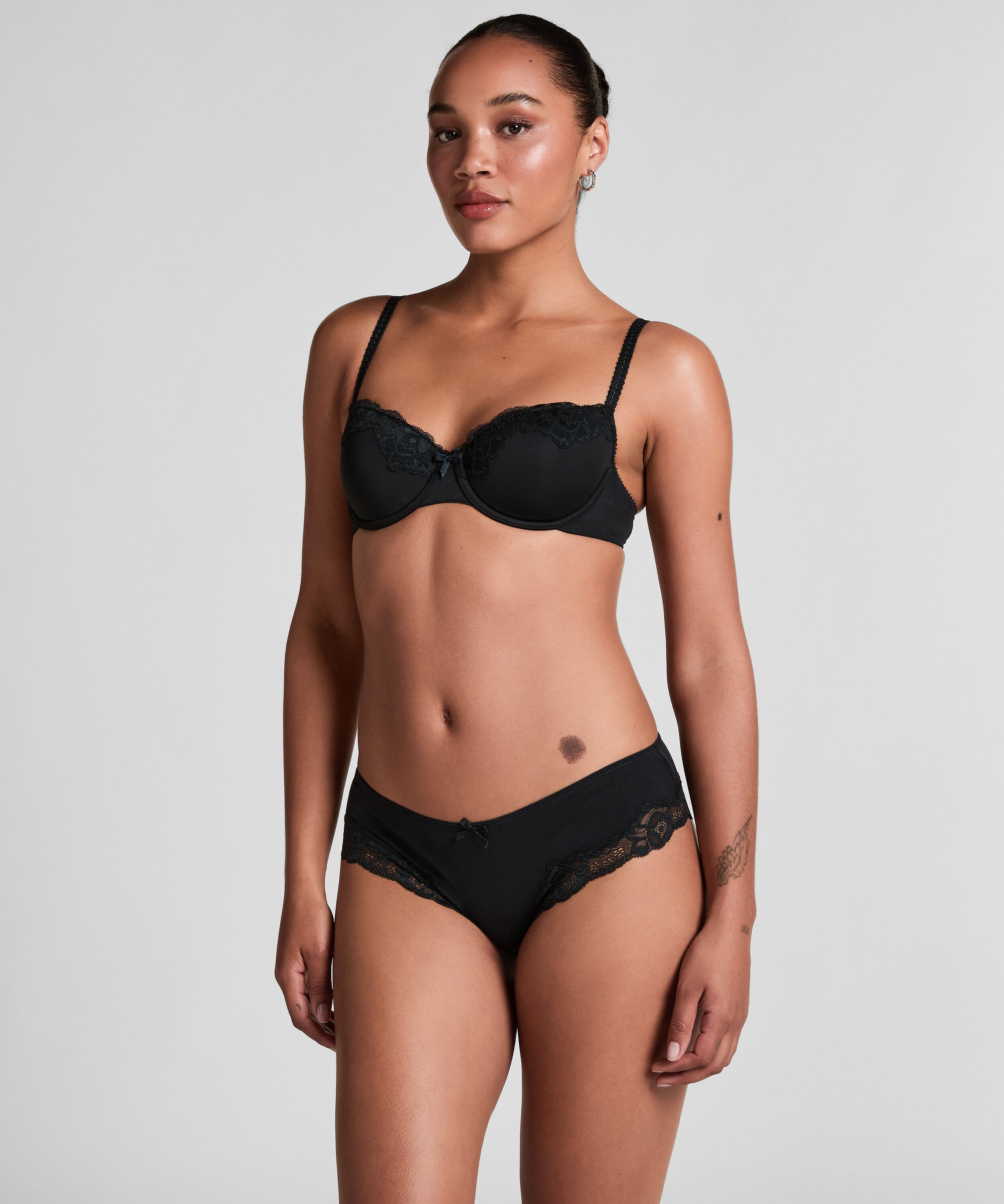 Braguita Secret Lace, Negro
