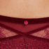 Tanga Raine Rebecca Mir, Rojo