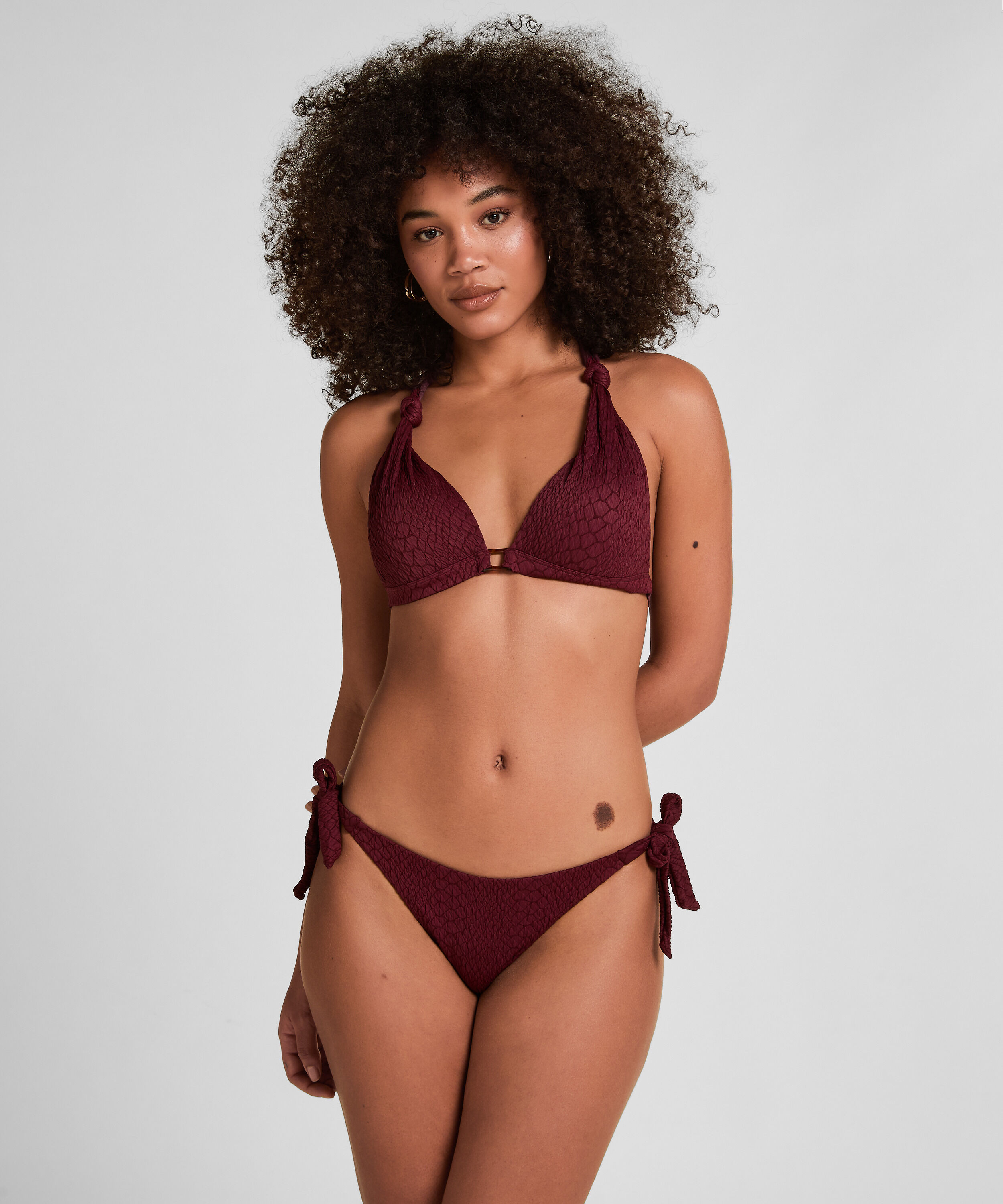 Braguita de Bikini Moldeadora de Talle Alto Aruba, Morado Braguita de Bikini Moldeadora de Talle Alto Aruba, Morado
