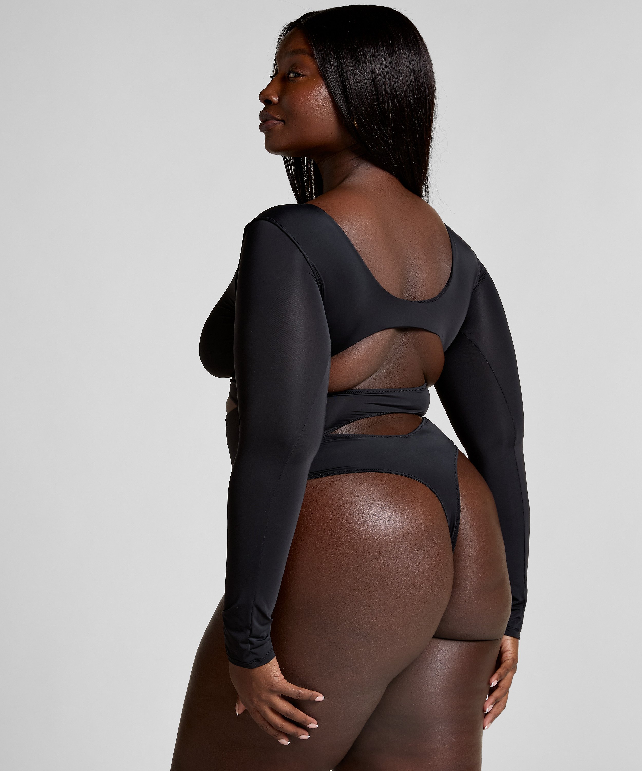 Body Kiki, Negro, main