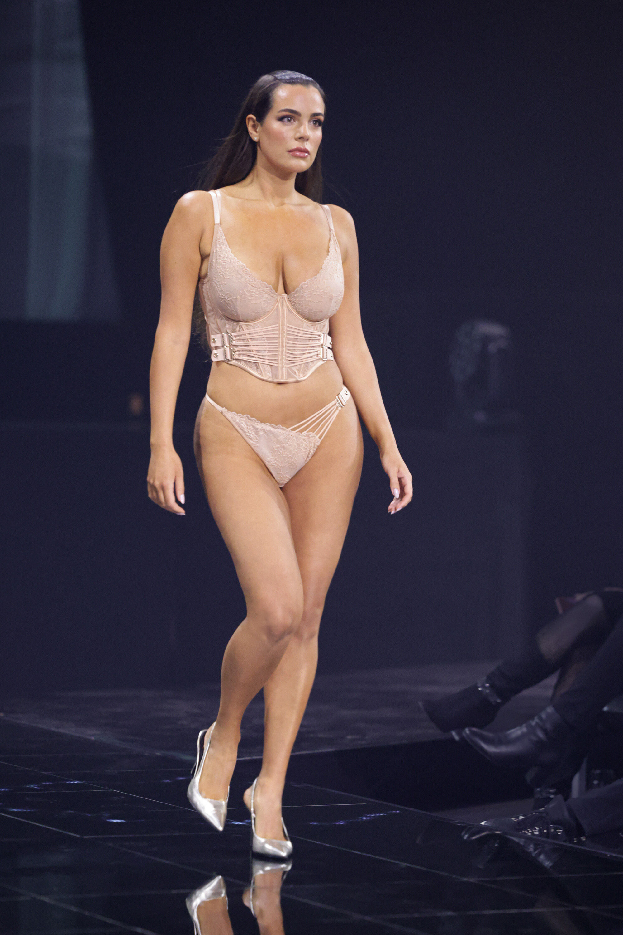 Sujetador largo con aros y sin relleno Constance, Beige