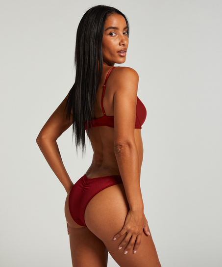 Brasileña Bebe, Rojo