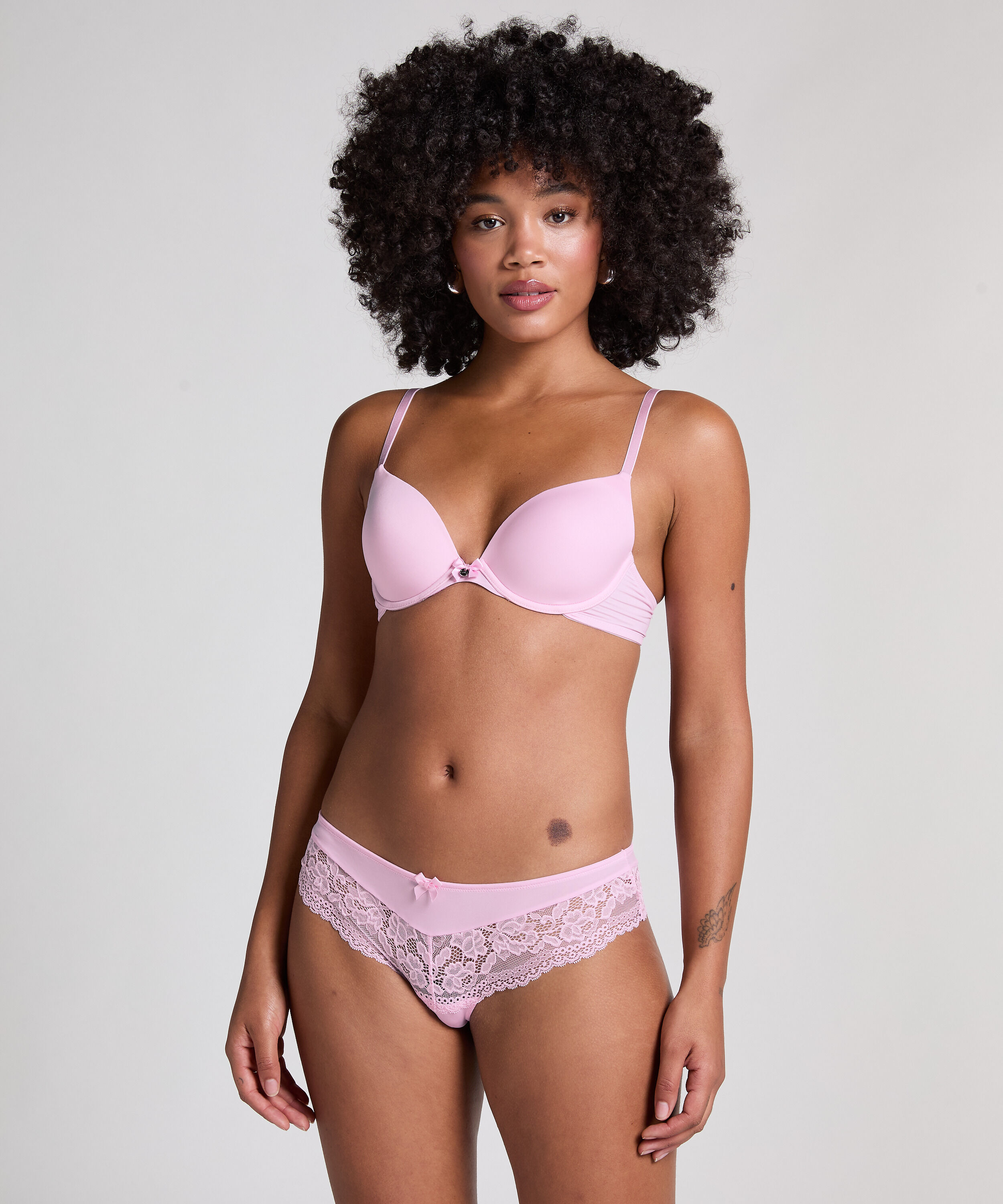 Braguita brasileña Valencia, Rosa