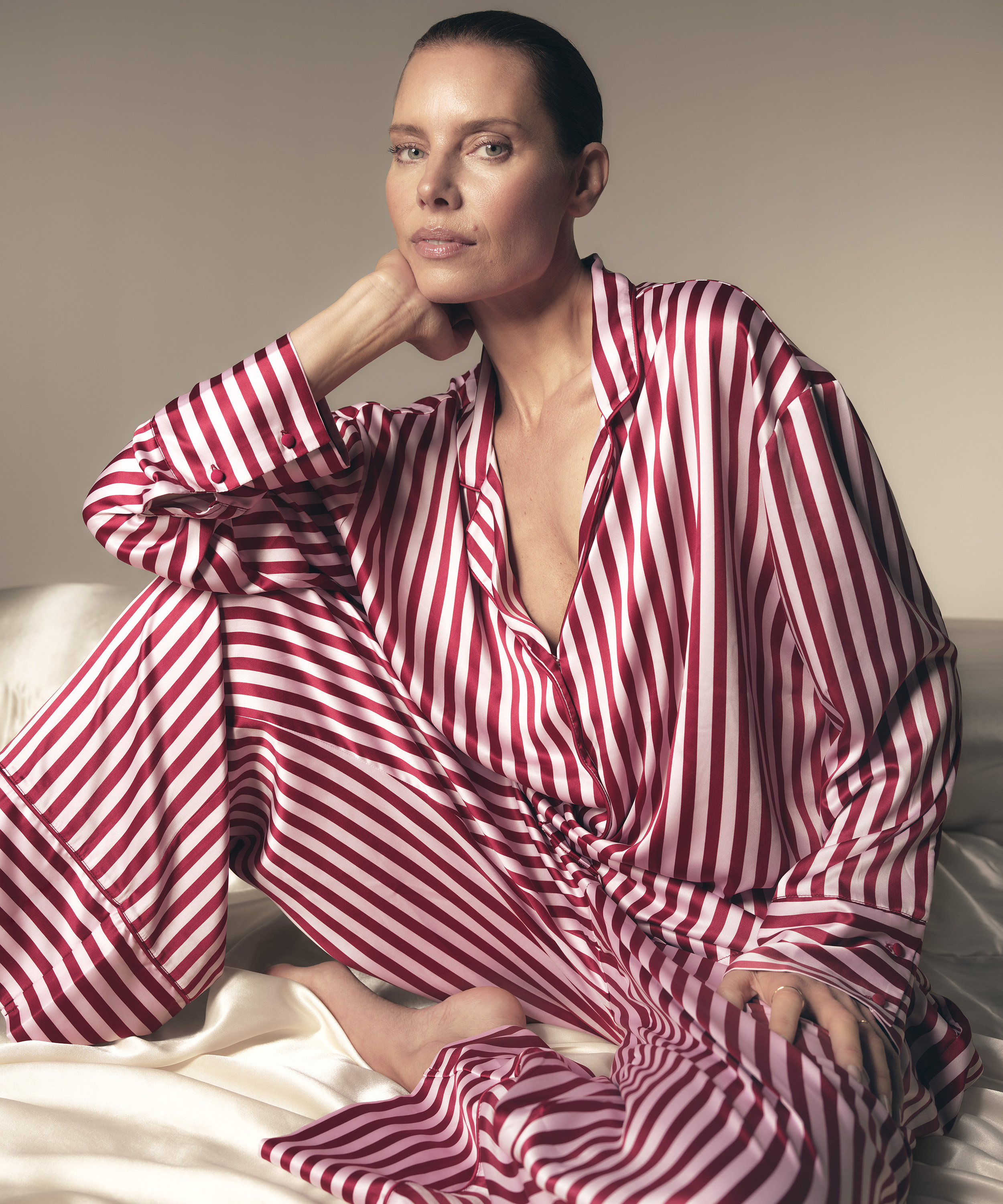 Pantal&oacute;n de sat&eacute;n, Rosa, main