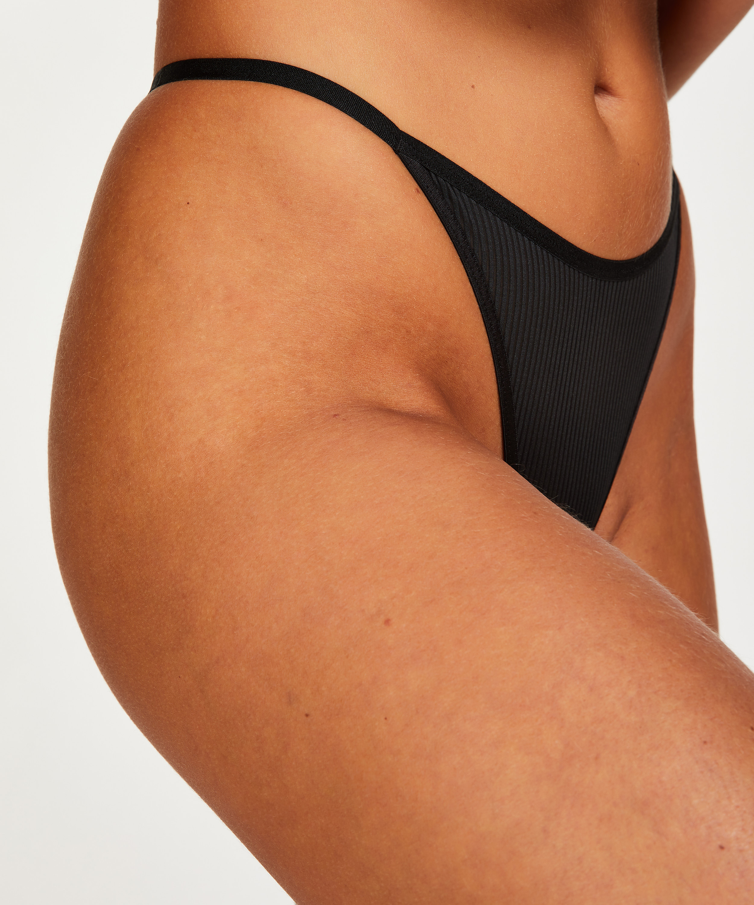 Tanga Kaiden, Negro, main