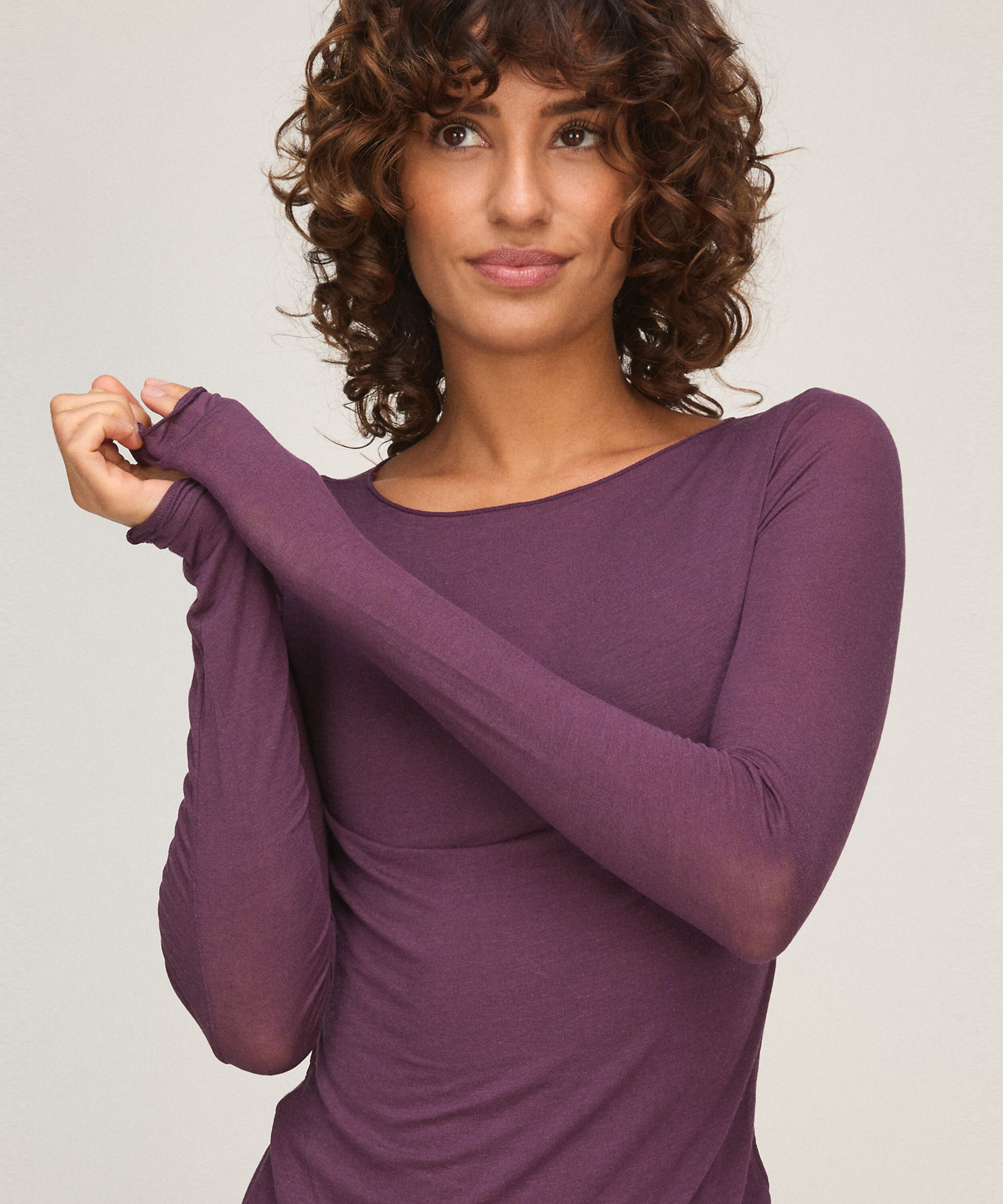 Camiseta super suave de cachemir con escote barco, Morado