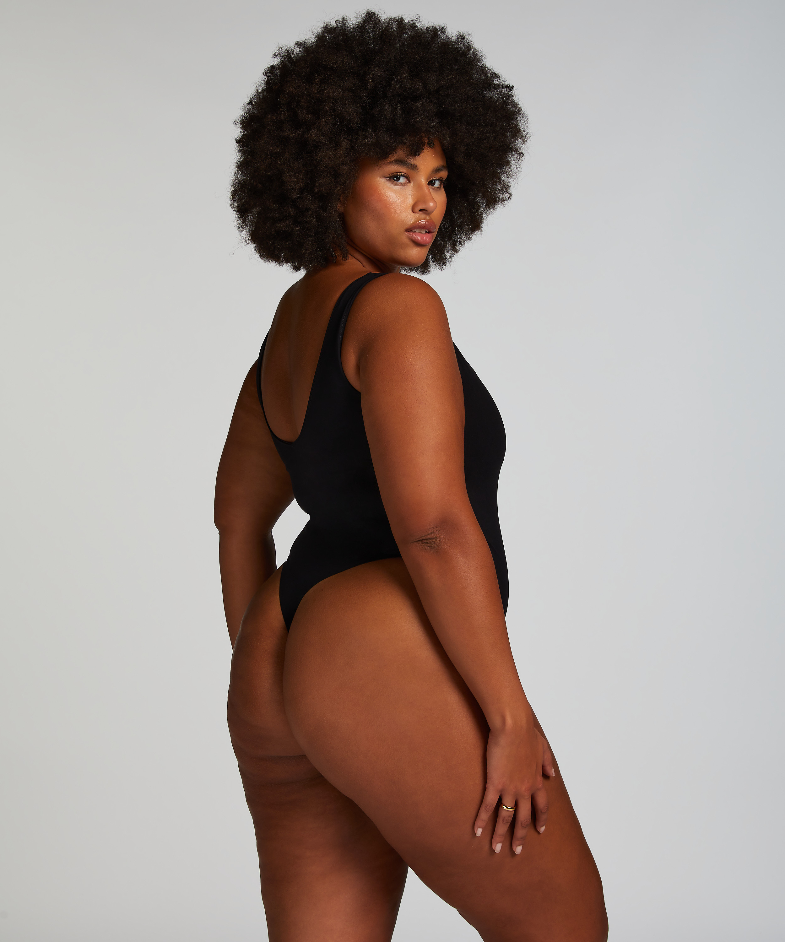 Smooth body, Negro, main