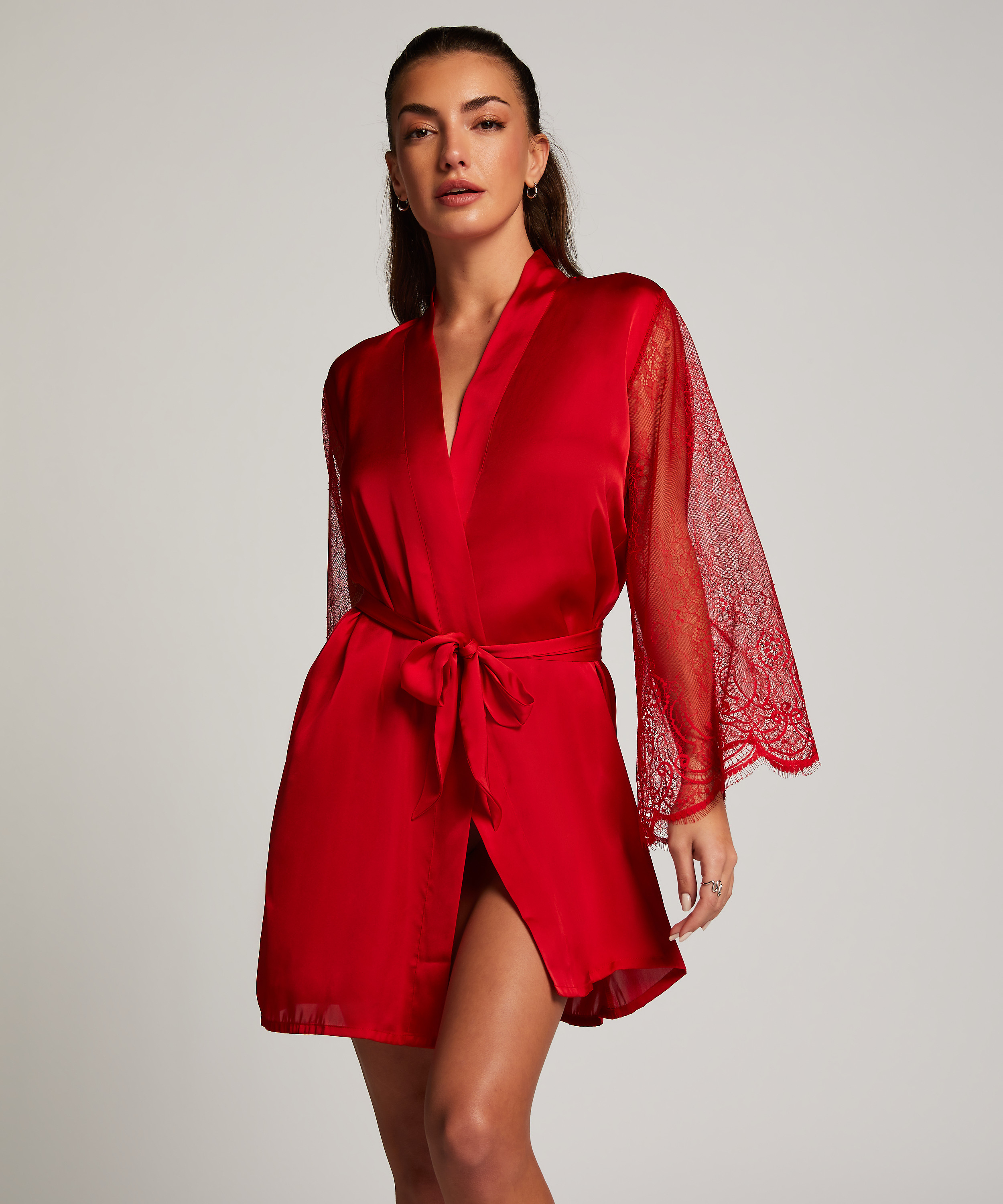 Kimono de sat&eacute;n y encaje, Rojo, main