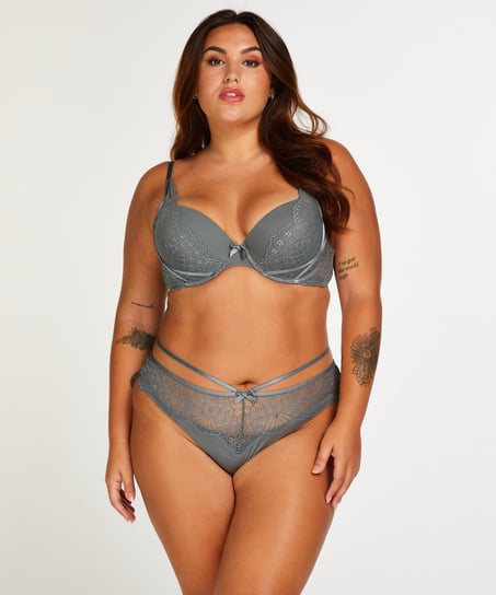 Brasile&ntilde;a Naomi, Azul