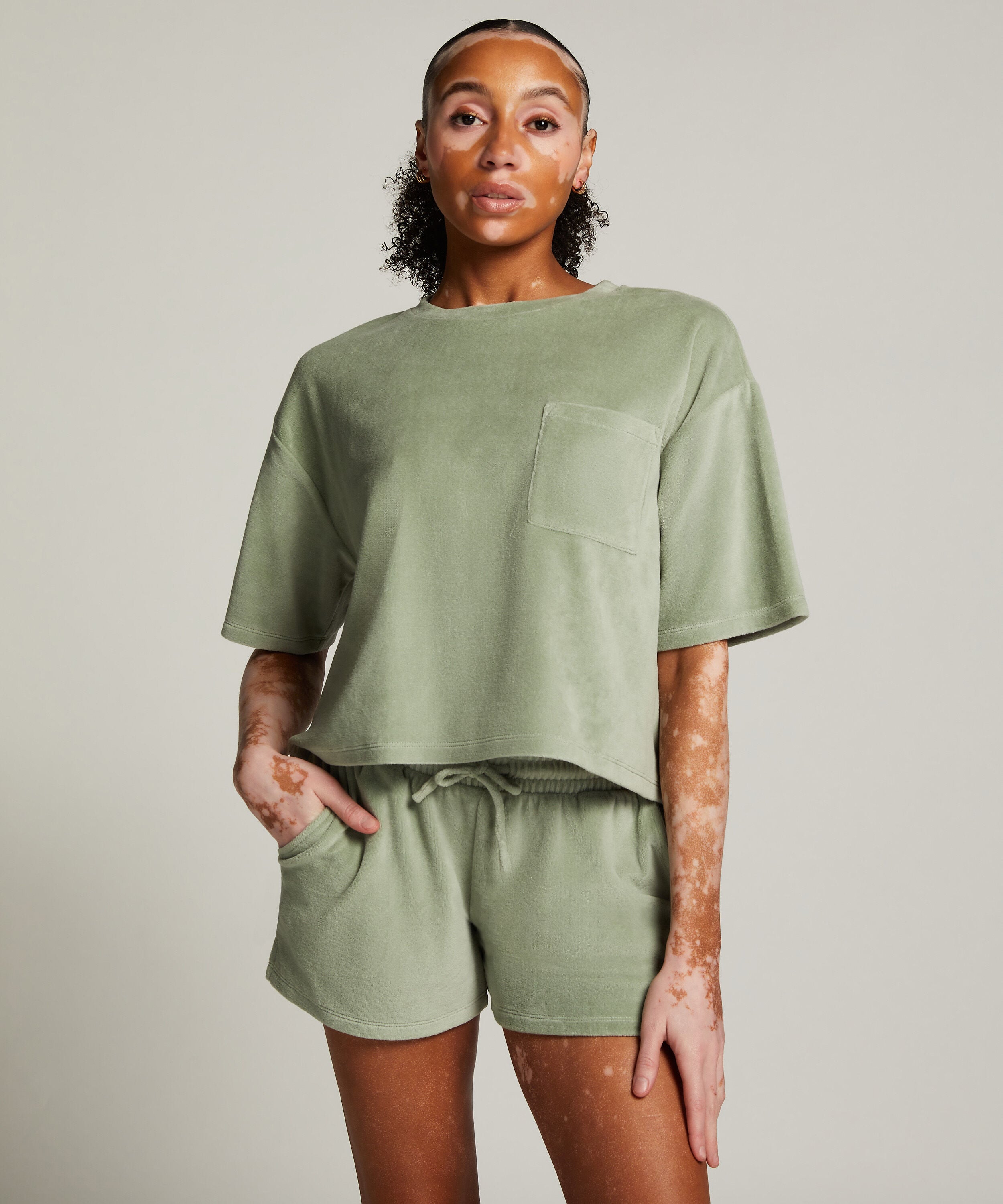 Short bolsillo de terciopelo, Verde