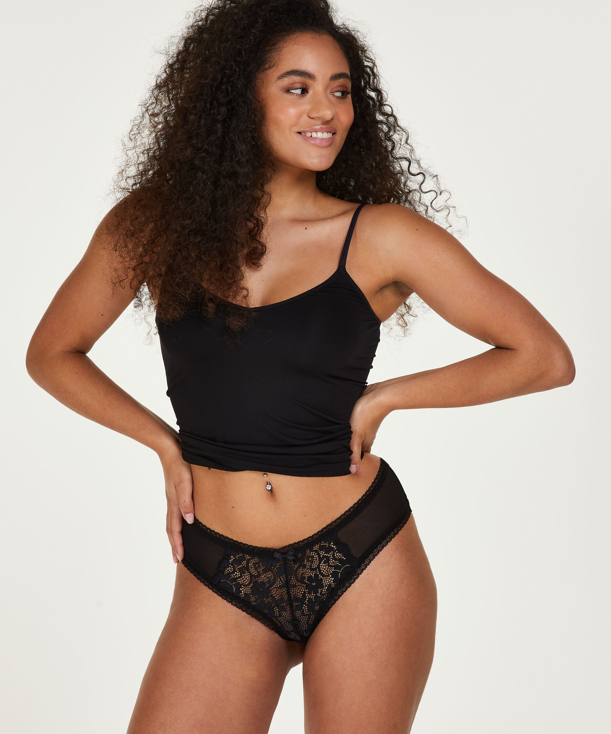 Brasileña Franzi en forma de V, Negro