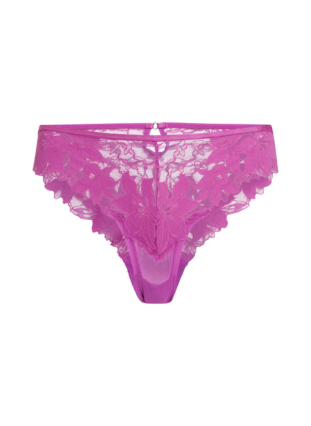 Brasileña Ingrid, Morado