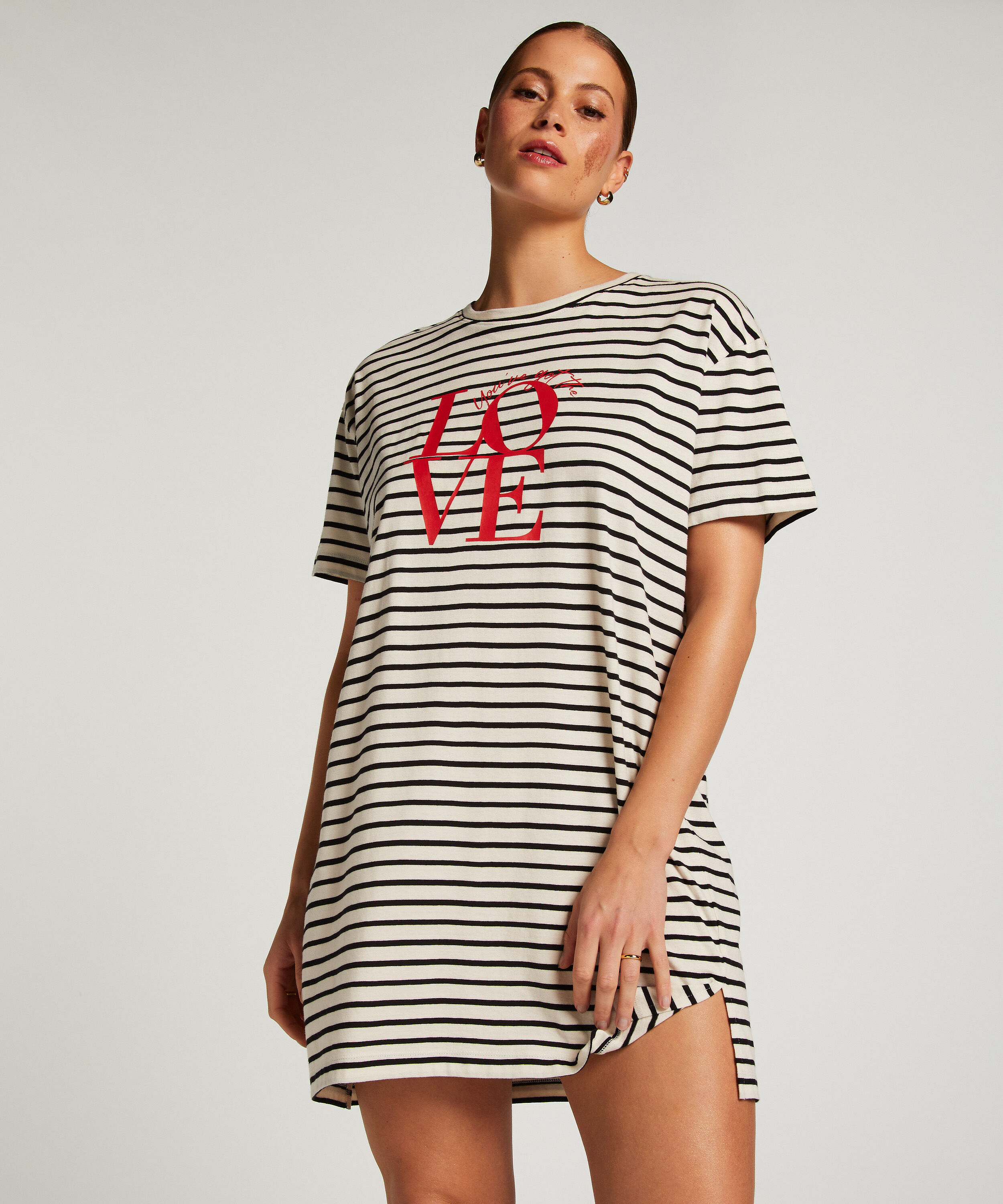 Camisón de escote redondo, Negro