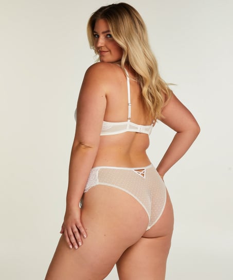 Brasile&ntilde;a Jolie, Blanco