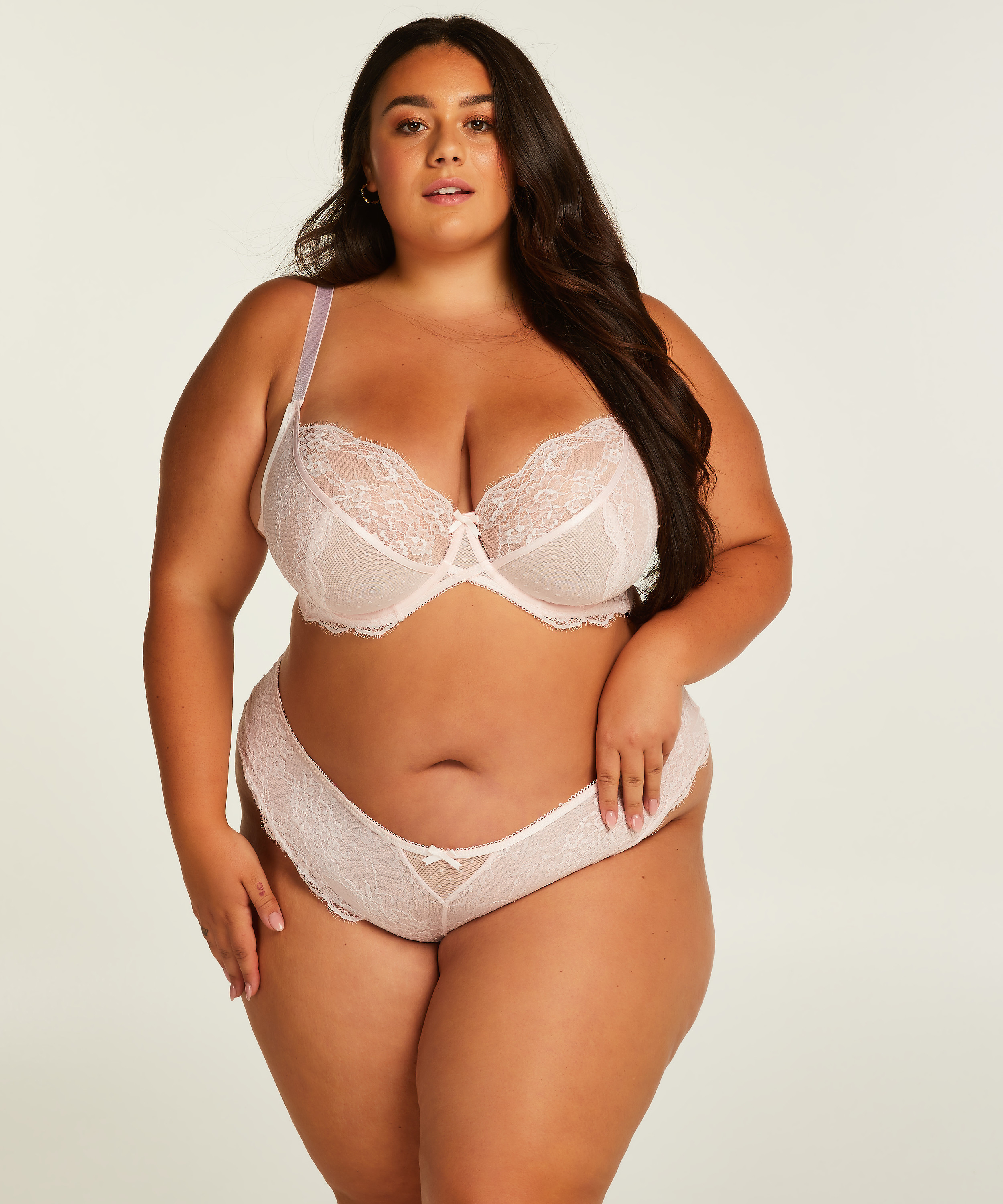 Brasileña Jolie, Rosa, main