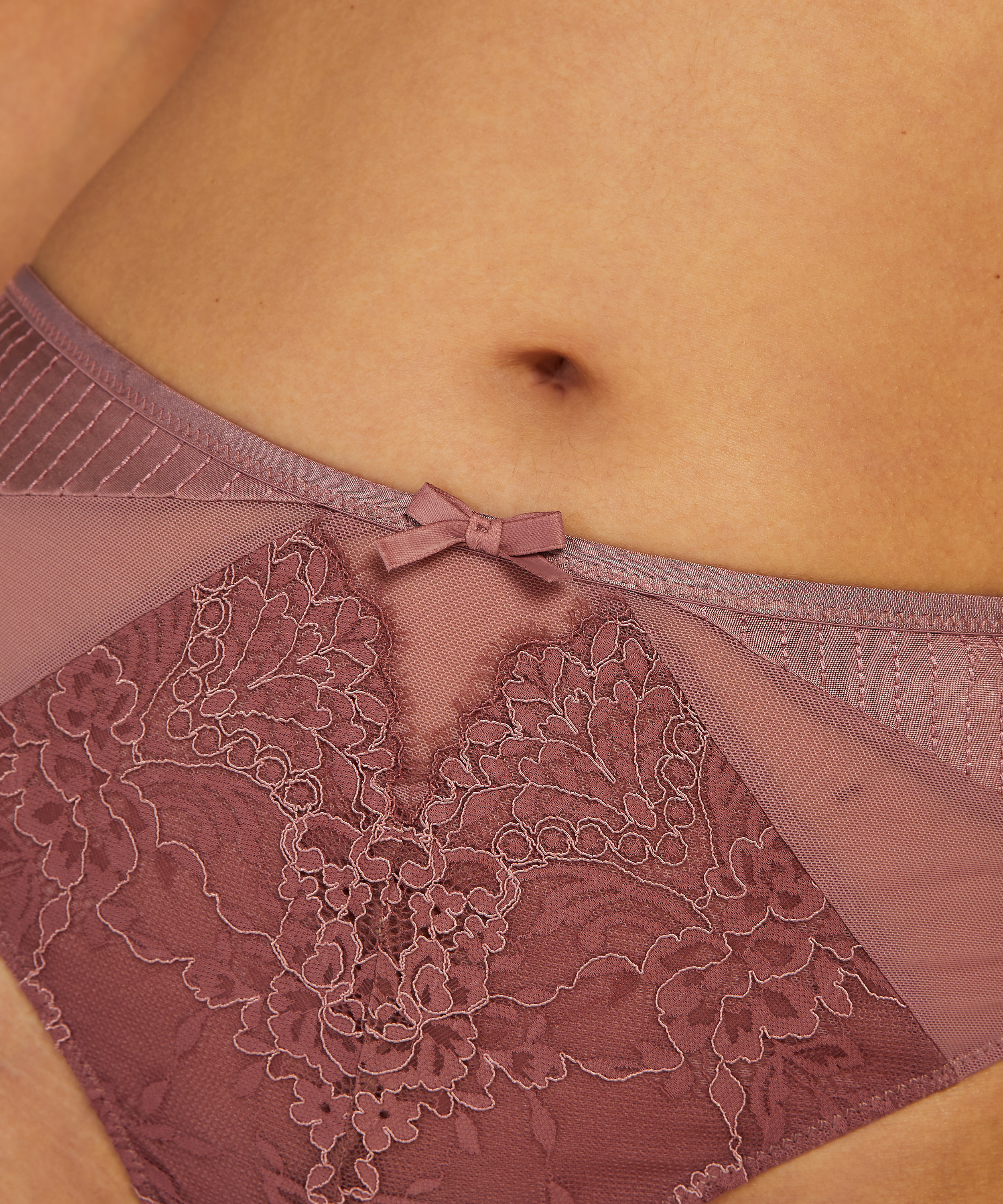 Tanga Odette, Morado, main