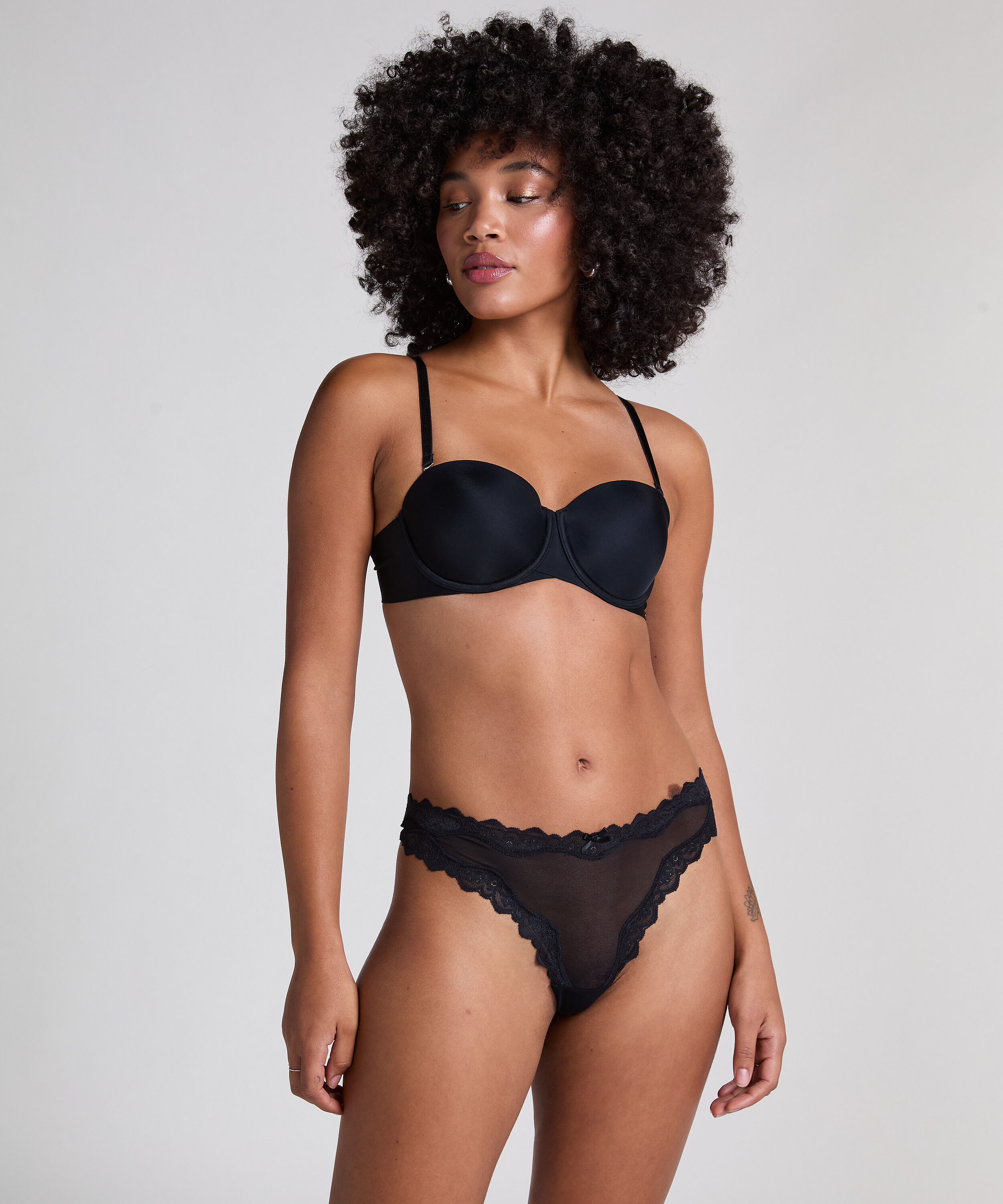 Tanga Hazel, Negro