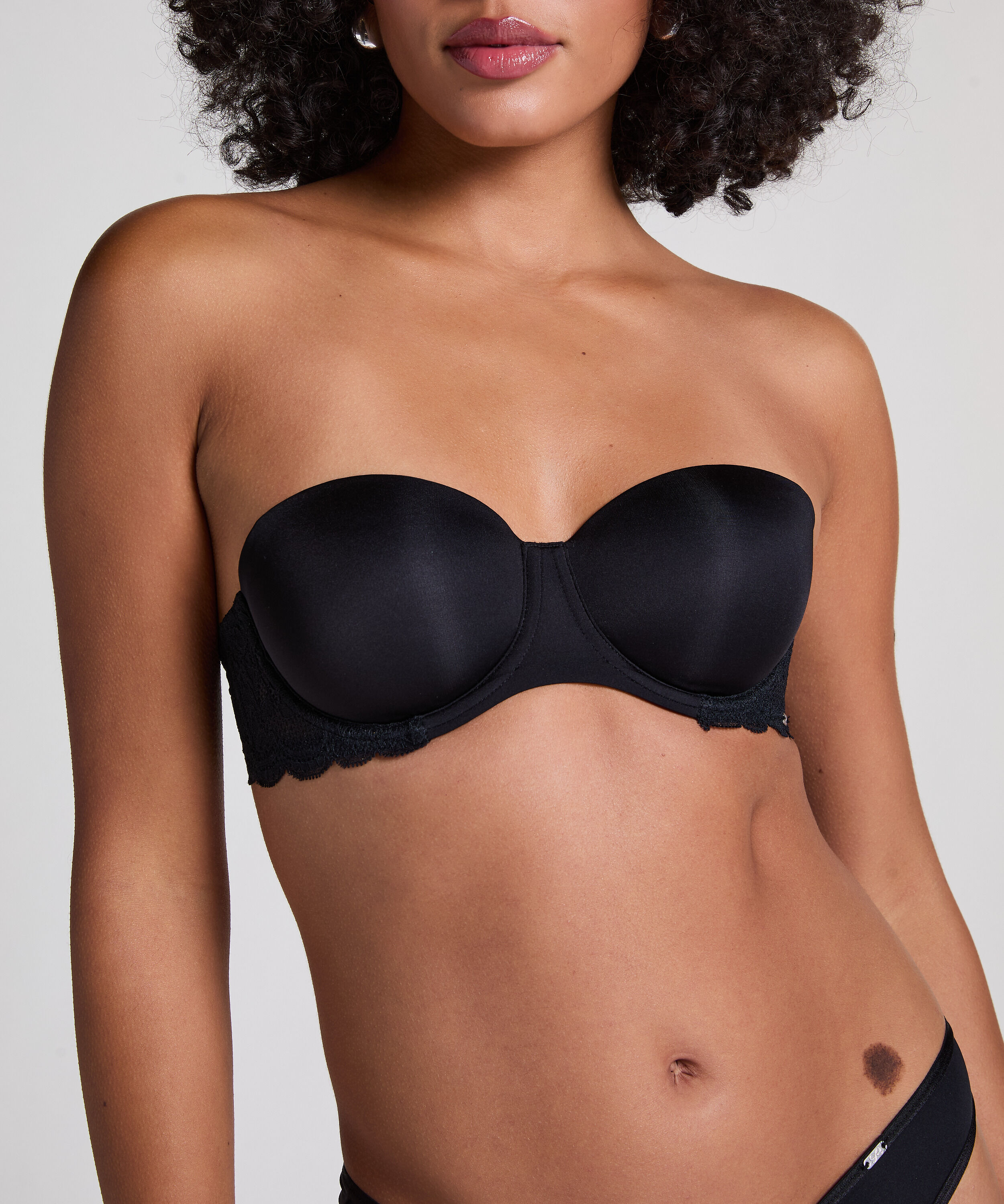 Sujetador de aros preformado sin tirantes Angie por 29.99€ - Sujetadores  Tallas Grandes - Hunkemöller