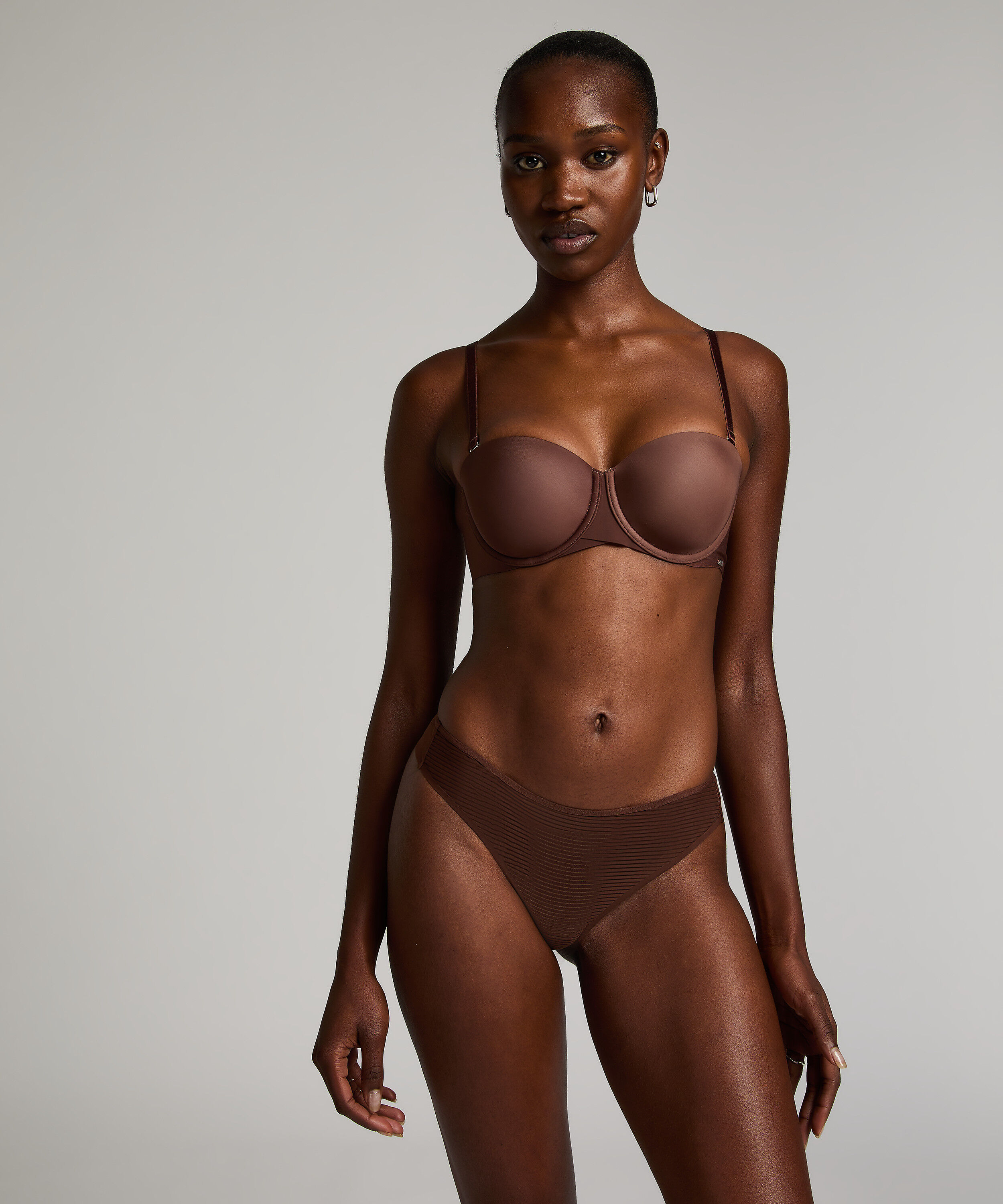 Tanga invisible Stripe mesh, Marrón