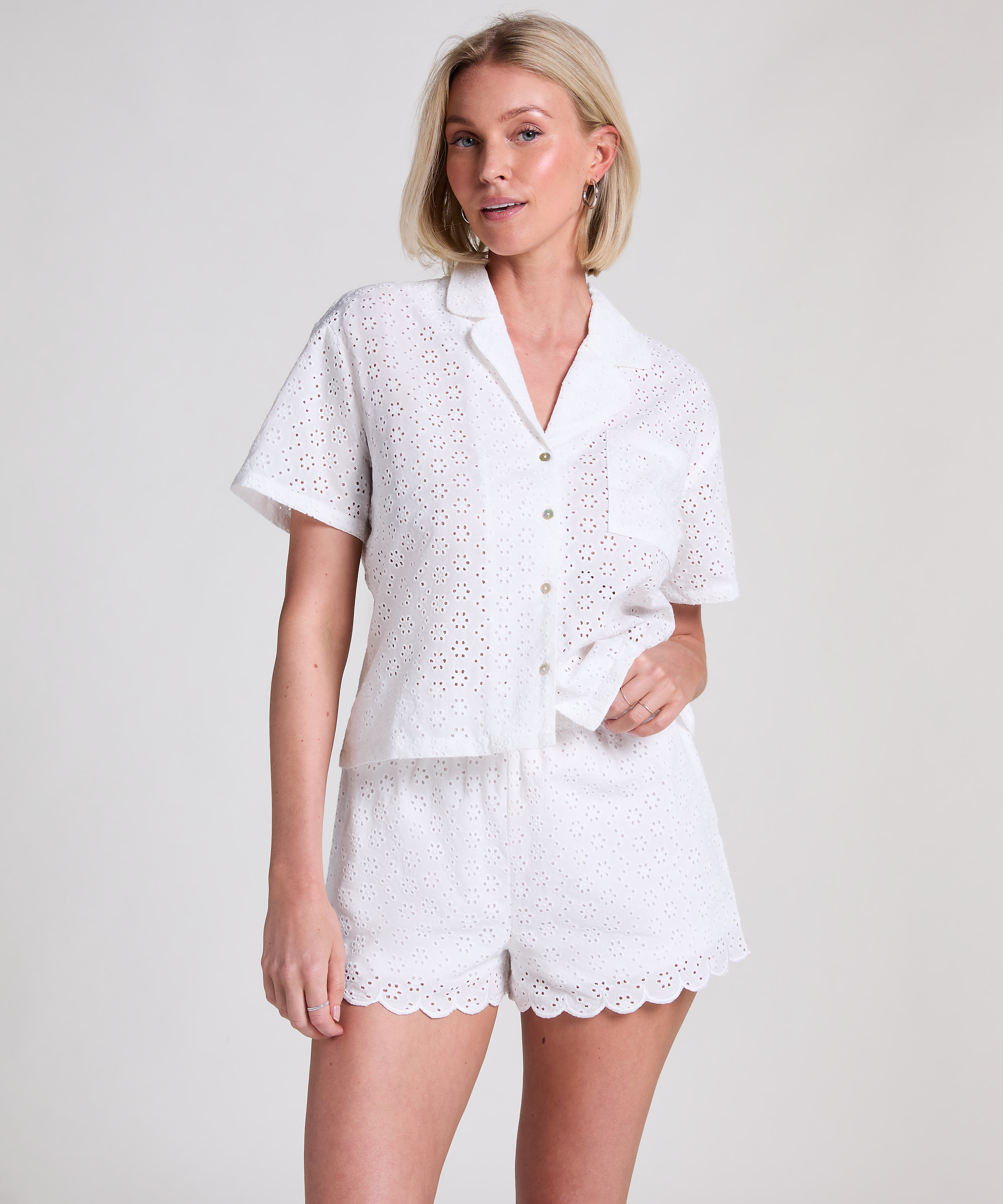 Short Broderie Anglaise, Blanco, main