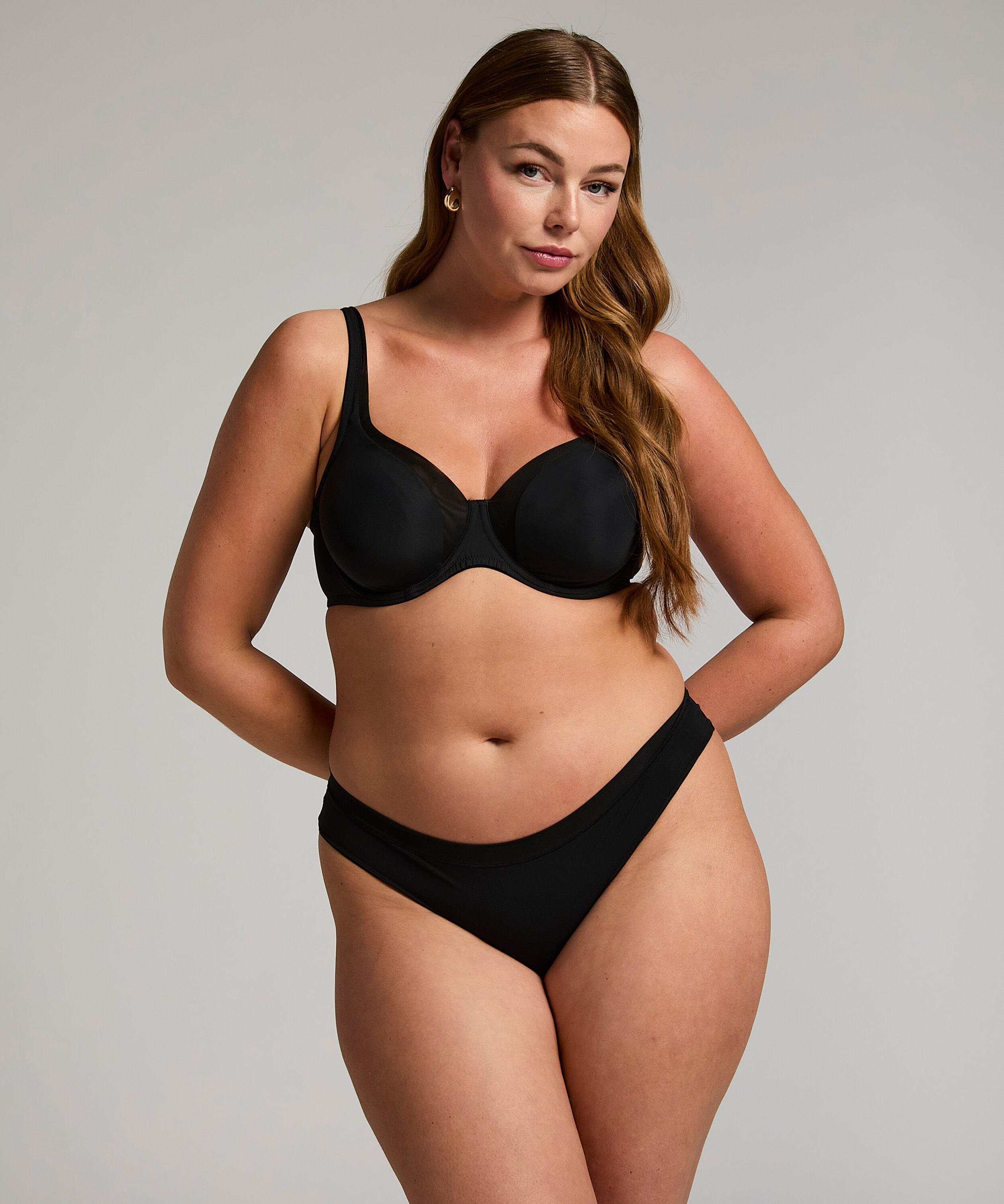 Brasileña Mesh, Negro