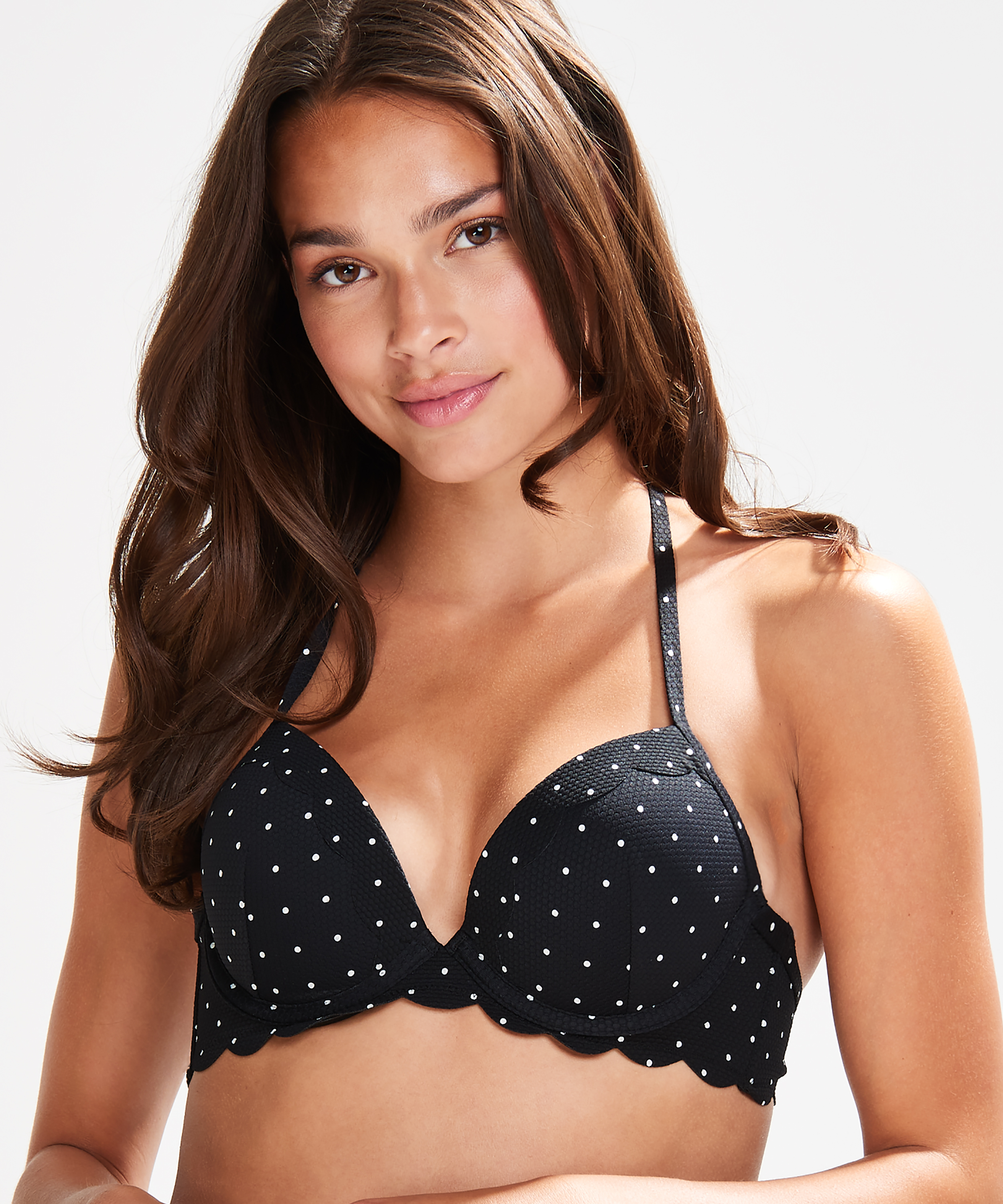 Top de bikini preformado con efecto realce Scallop Copa A - E, Negro, main