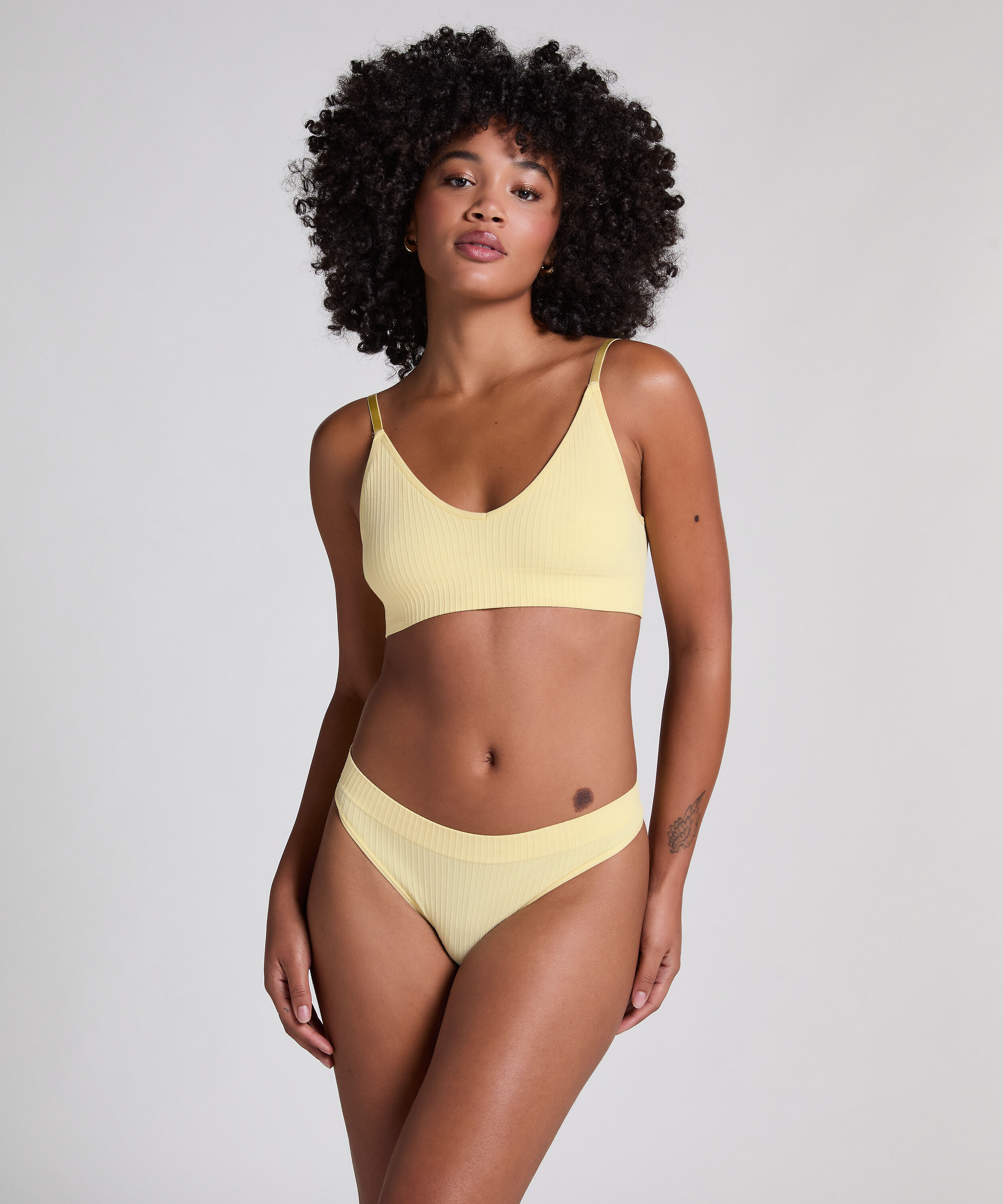 Tanga de tiro alto Dianne, Amarillo