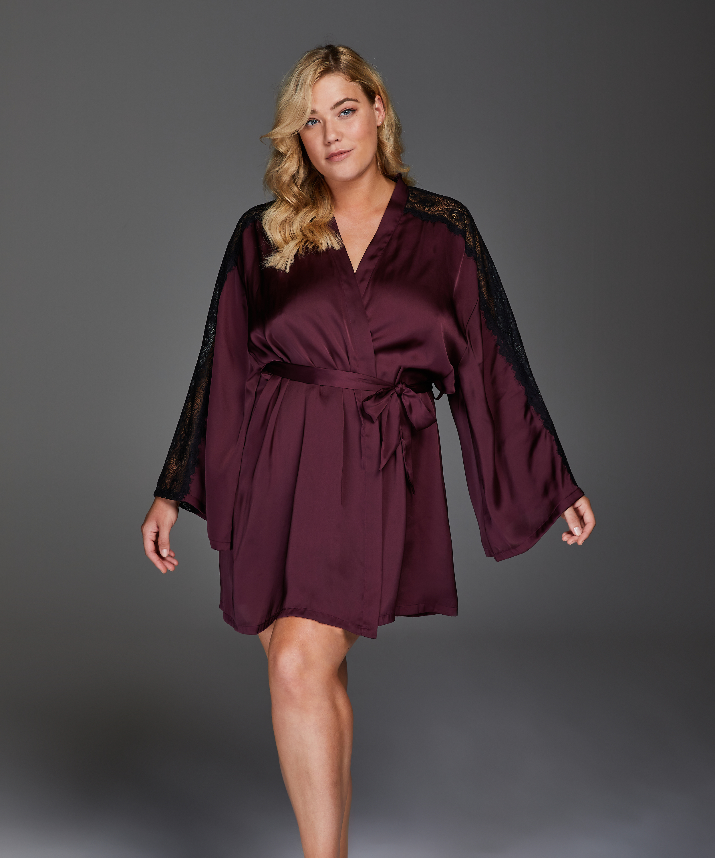 Kimono de sat&eacute;n Nadia, Rojo, main