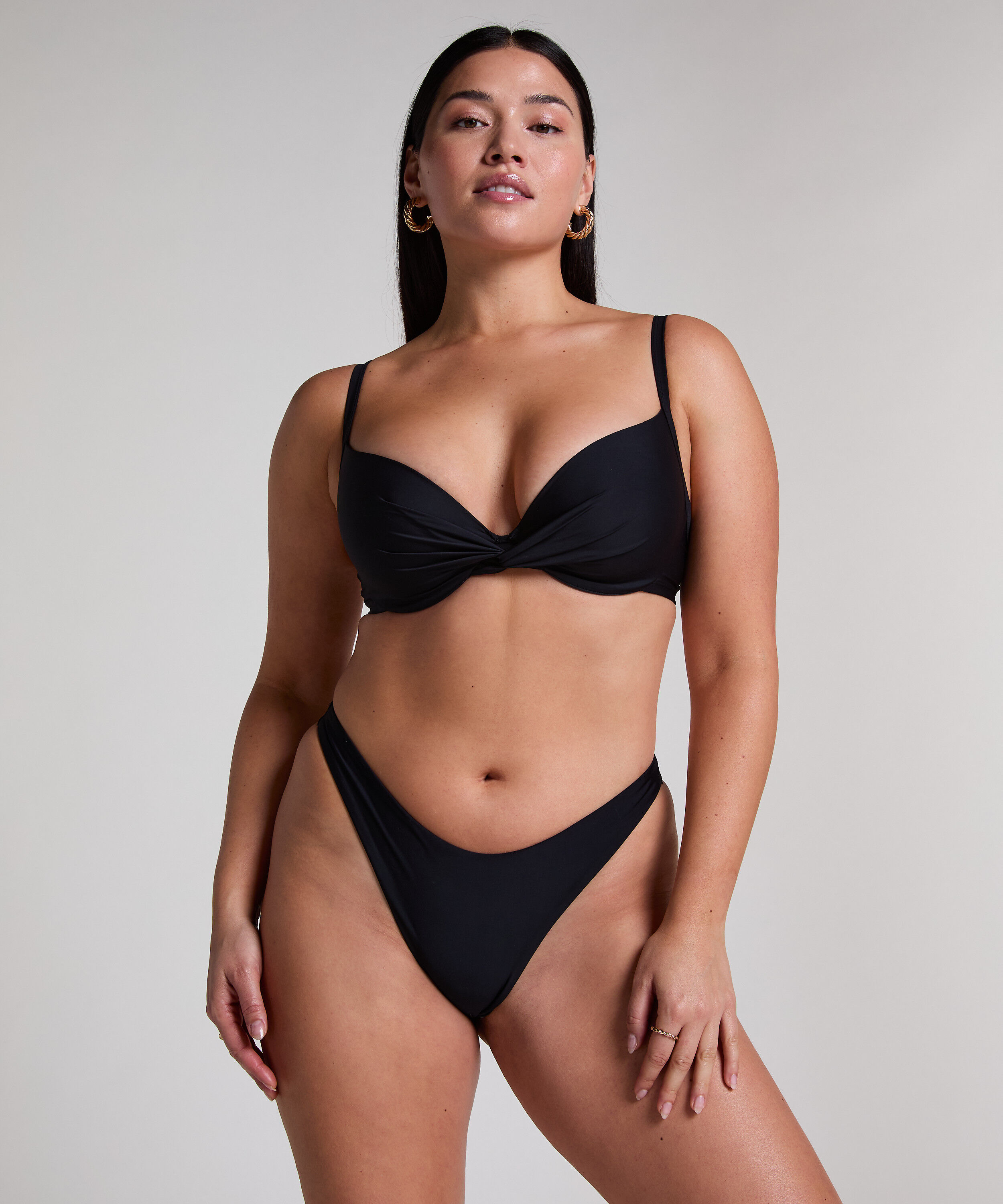 Braguita de Bikini de Corte Alto Luna, Negro