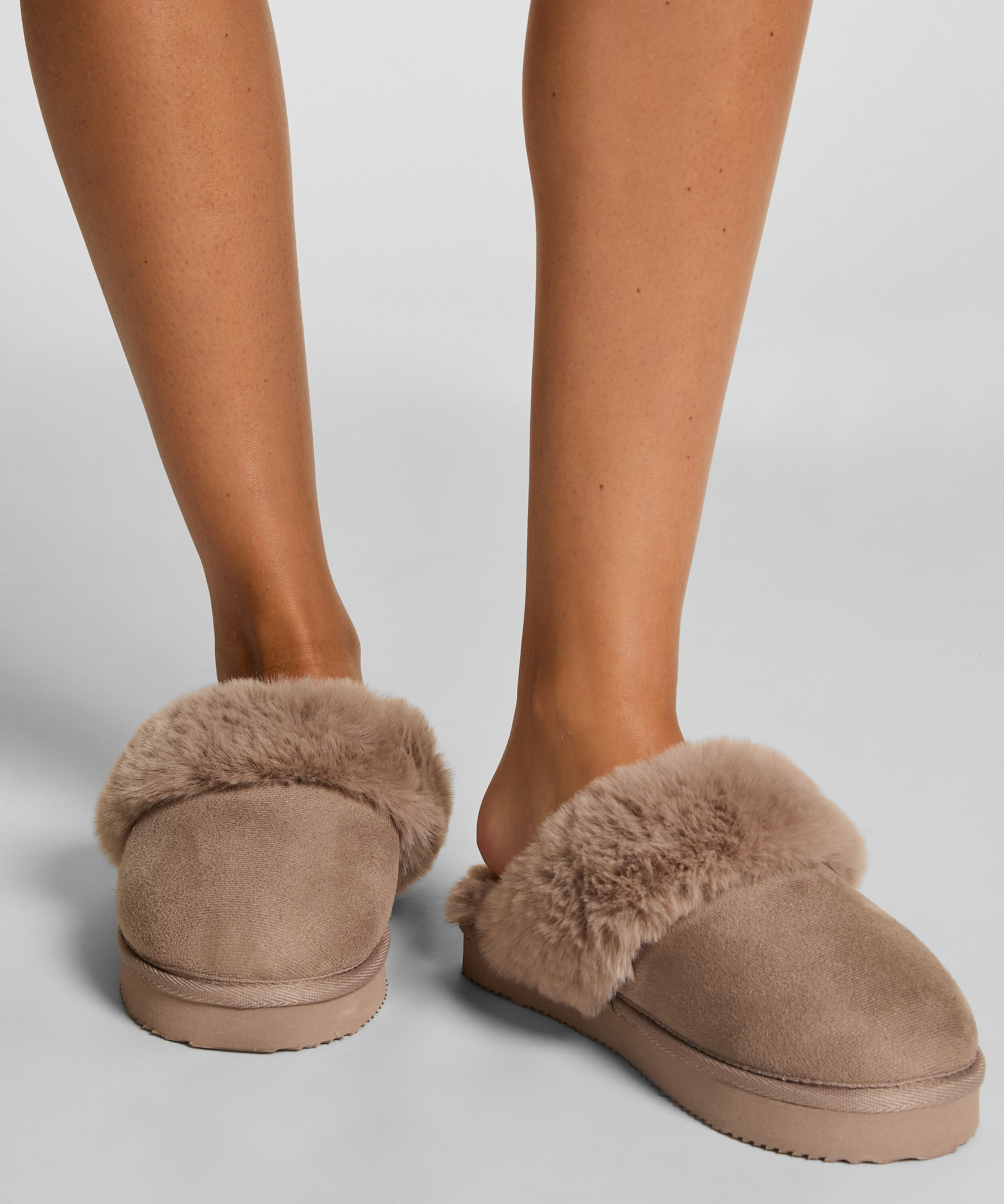 Pantuflas Reya, Gris